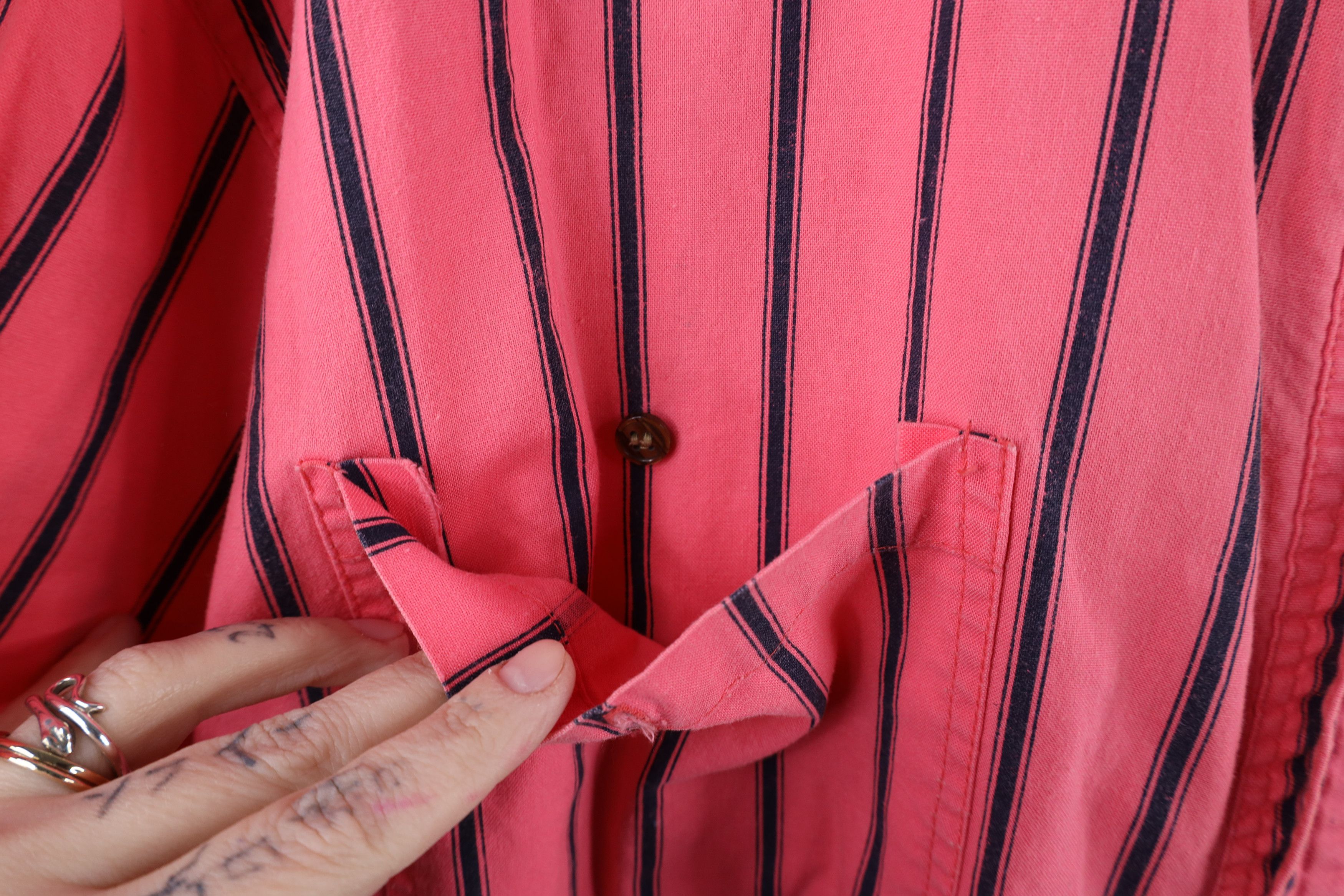 Vintage Vintage 90s Streetwear Striped Big Pocket Button Down Shirt Size US L / EU 52-54 / 3 - 5 Thumbnail
