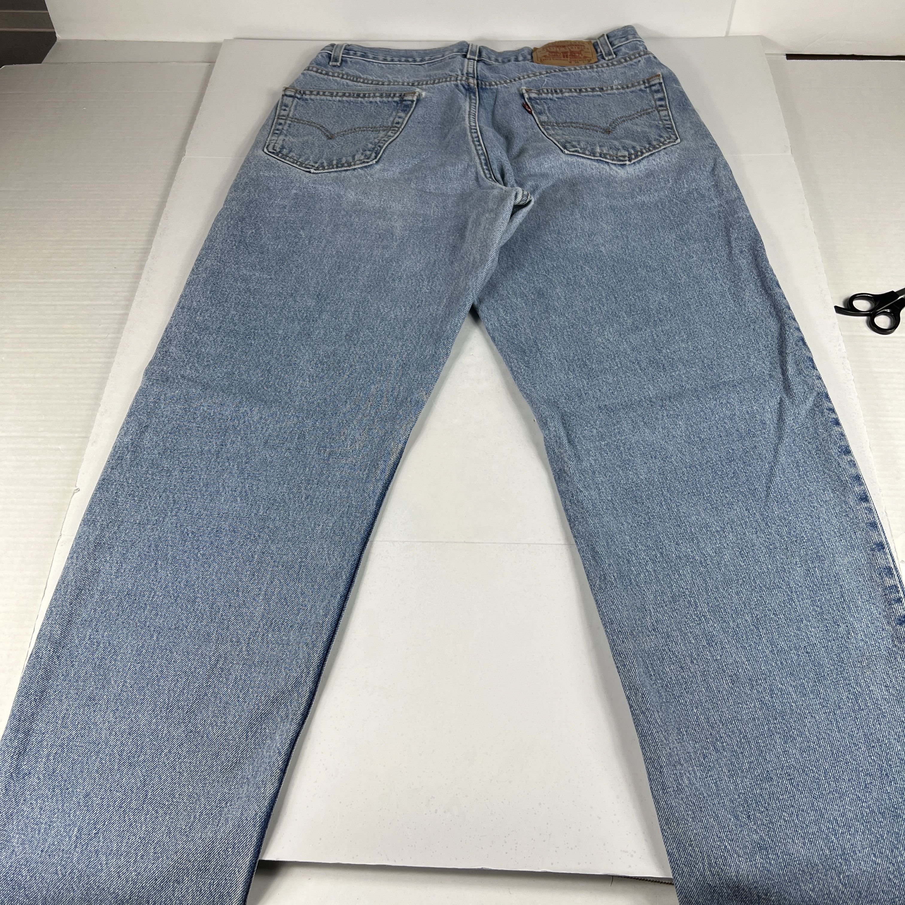 Levi's × Vintage Y2K Levi's Jeans 550 Relaxed Light Blue Faded Cotton Denim Size US 35 - 12 Thumbnail