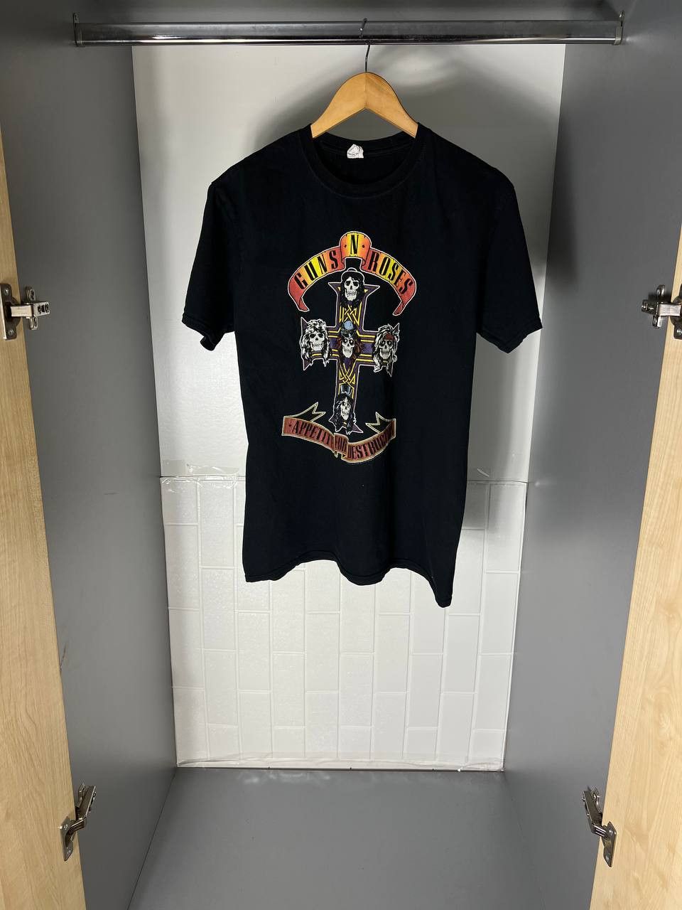 Band Tees VINTAGE GUNS N ROSES TOUR ROCK T-SHIRT METAL PUNK Y2K 90s Size US L / EU 52-54 / 3 - 1 Thumbnail