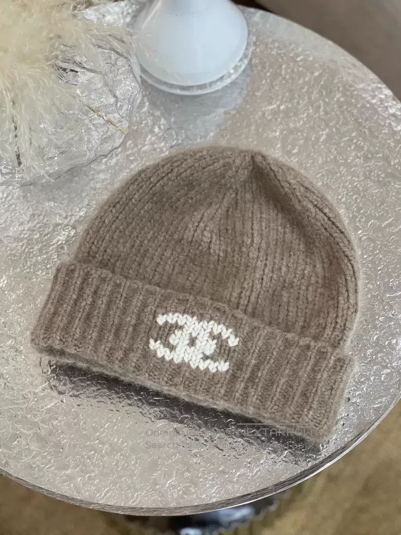 Chanel Chanel 24b cashmere khaki cold cap Size ONE SIZE - 1 Thumbnail