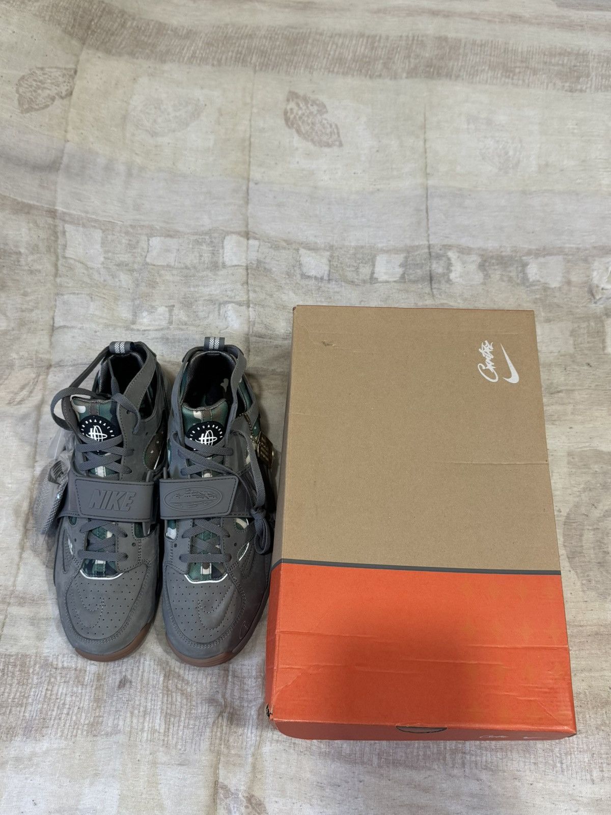 Corteiz × Nike Nike Corteiz Huarache Size US 13 / EU 46 - 1 Thumbnail