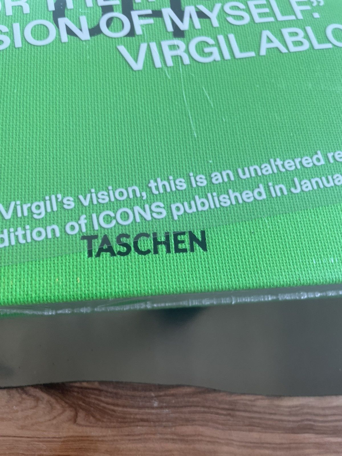 Nike × Off-White Virgil Abloh. Nike. ICONS Coffee Table Book Size ONE SIZE - 4 Thumbnail