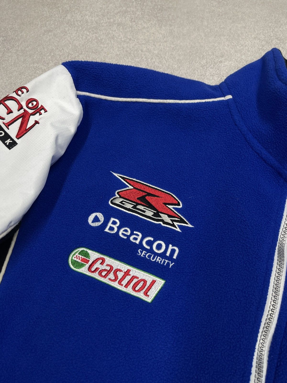 Formula 1 Suzuki Tyco TAS Racing Team Fleece Jacket GSX-R Castrol Size US L / EU 52-54 / 3 - 7 Thumbnail
