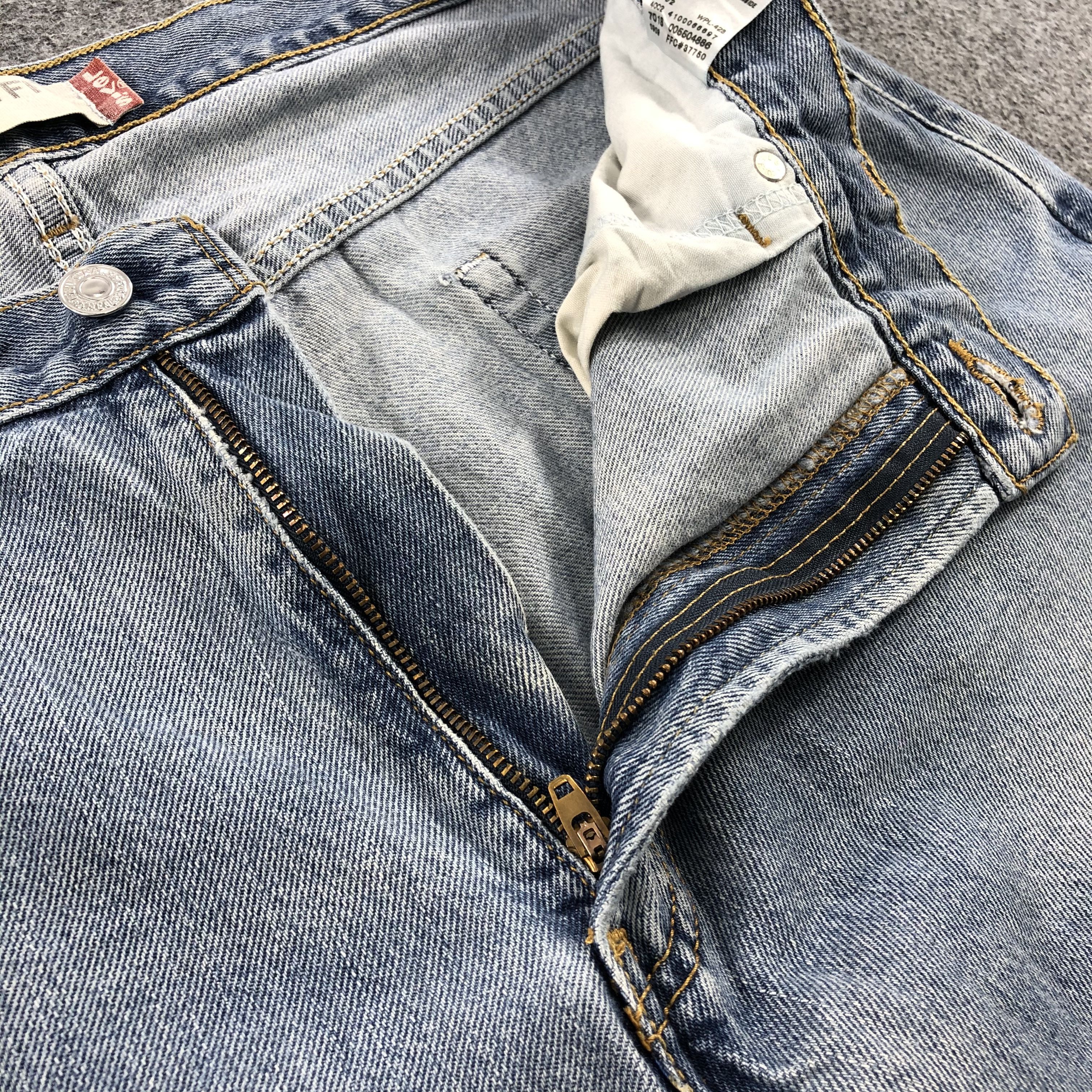 Levi's × Vintage Vintage Light Wash Levis 550 Jeans-JM1761 Size US 36 / EU 52 - 8 Thumbnail