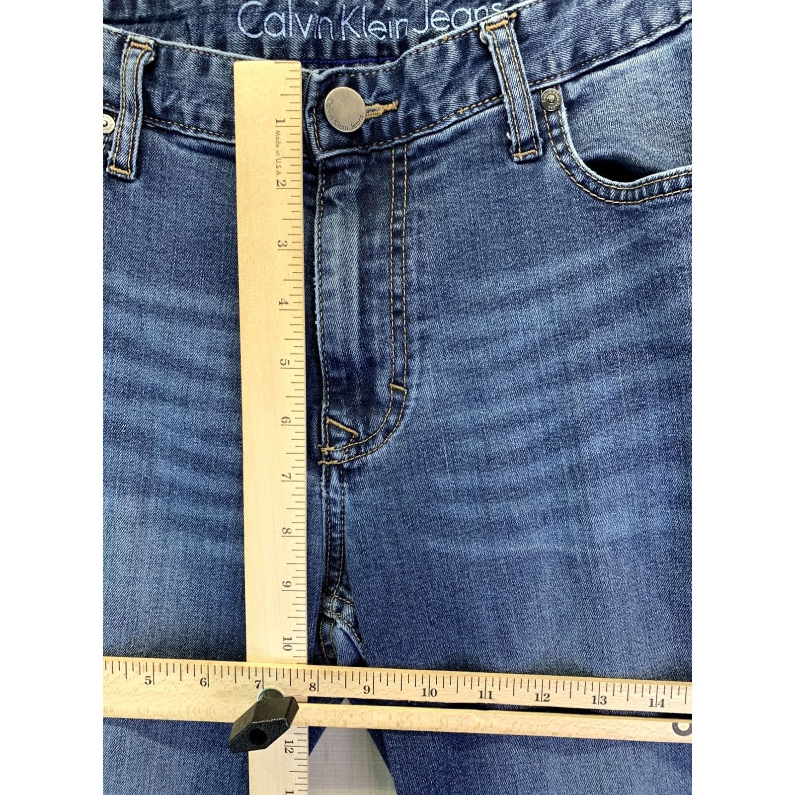 Calvin Klein Calvin Klein Jeans Women’s Slim Straight Blue Denim 33 Regular 5-Pocket Logo Vintage: No Details: Stains on Knee, Pre Owned, See Photos Mens? Womens Size 24" / US 00 / IT 34 - 3 Thumbnail