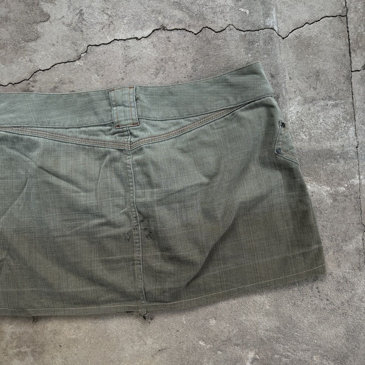 Diesel Vintage Y2K Diesel Olive Gradient Mini Skirt Size 30" / US 8 / IT 44 - 5 Thumbnail