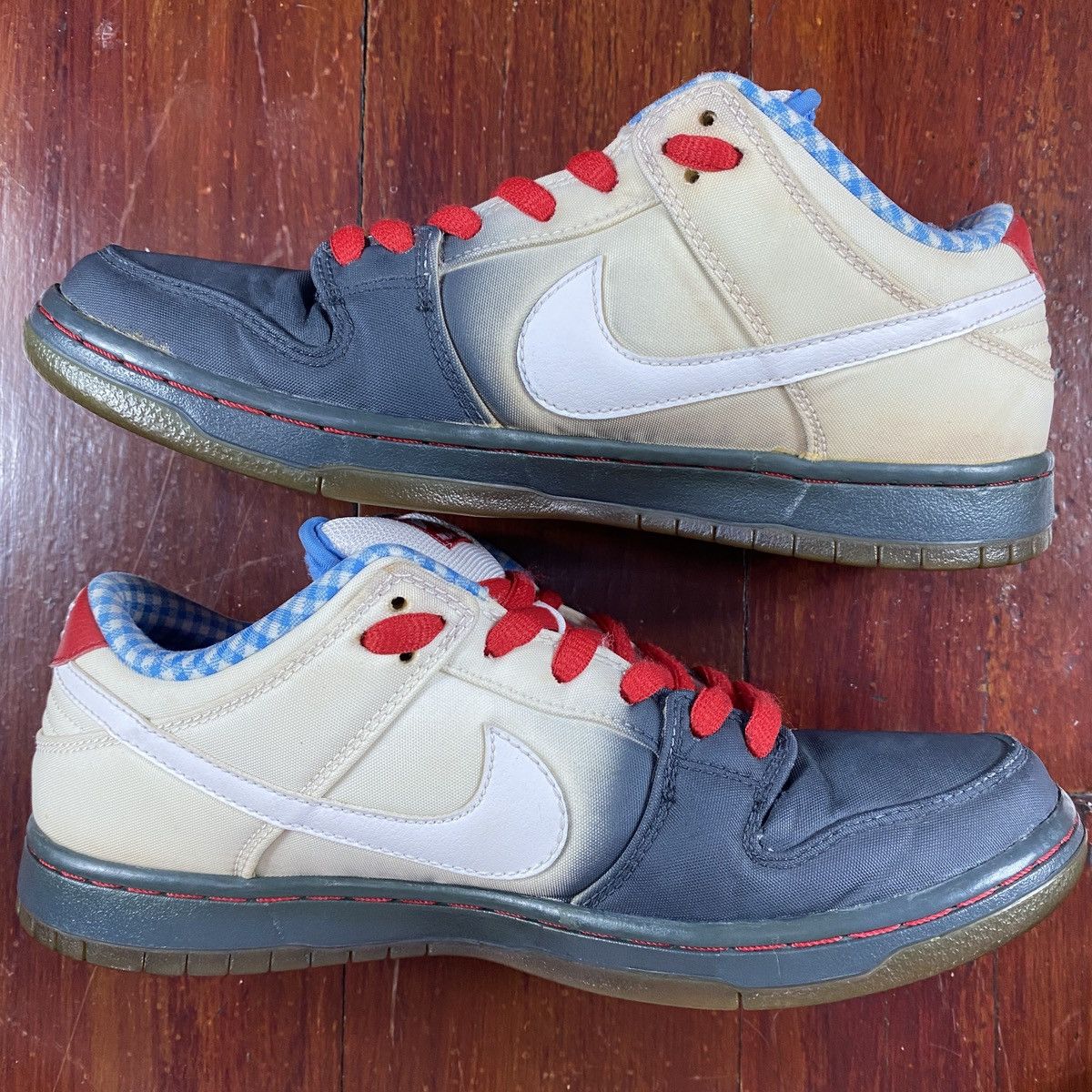 Nike SB Dunk Low Dorothy 2014 Size US 8.5 / EU 41-42 - 3 Thumbnail