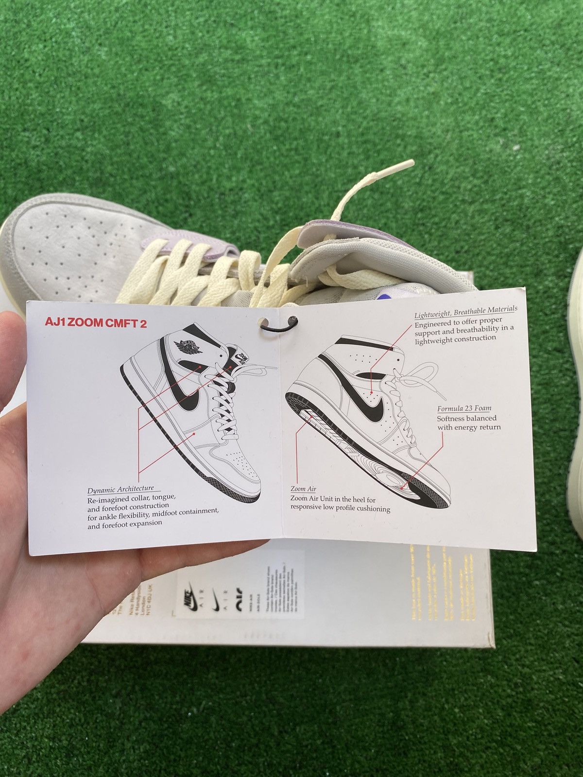 Nike WMNS Air Jordan 1 Mid Size US 10.5 / EU 43-44 - 6 Thumbnail