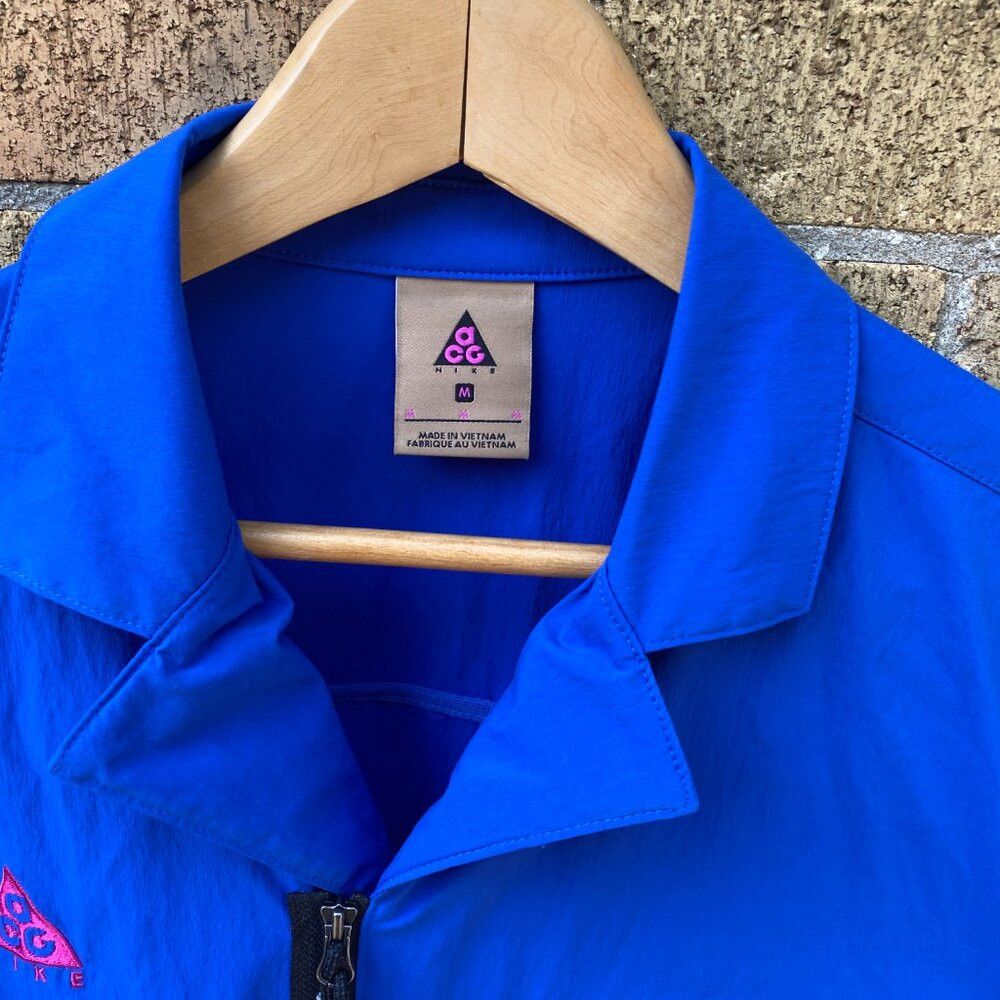 Nike ACG Nike ACG Short Sleeve Shirt Jacket Game Royal/Sport Fuchsia Size US M / EU 48-50 / 2 - 2 Thumbnail