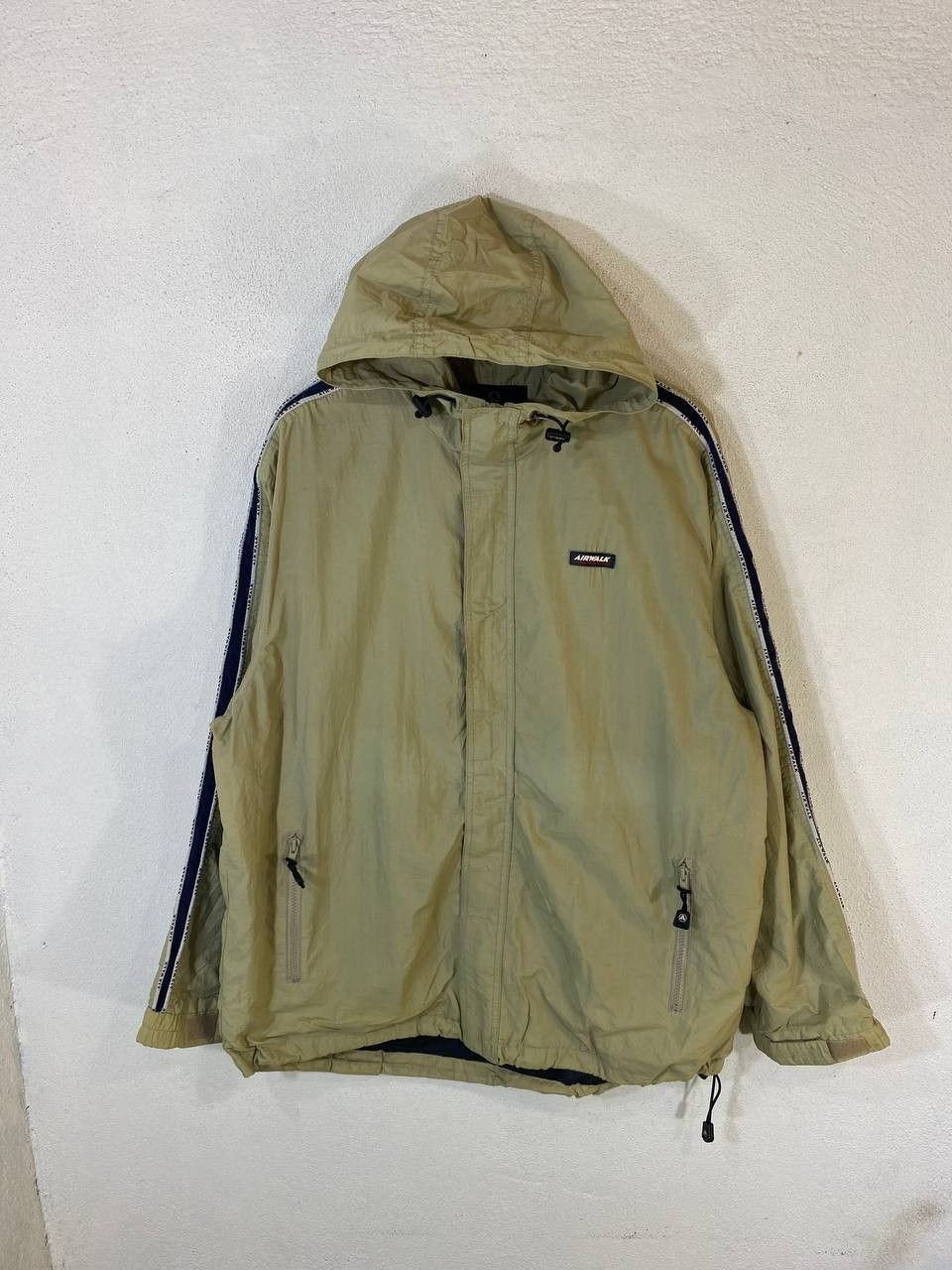 Airwalk vintage airwalk sidetape jacket nice design Size US L / EU 52-54 / 3 - 1 Thumbnail