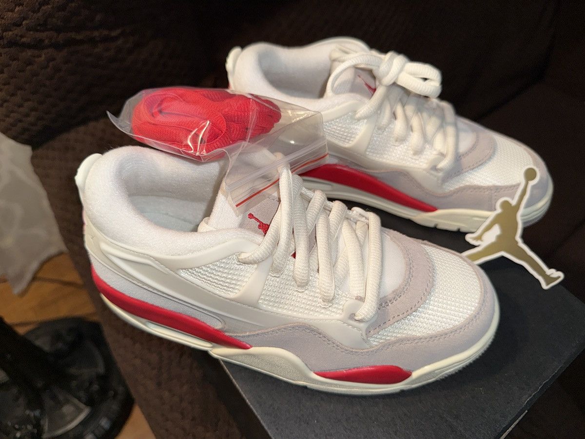 Jordan Brand Nike Air Jordan 4 RM (GS) sail/white/fire red/grey 4y/5.5w Size US 5.5 / IT 35.5 - 1 Thumbnail
