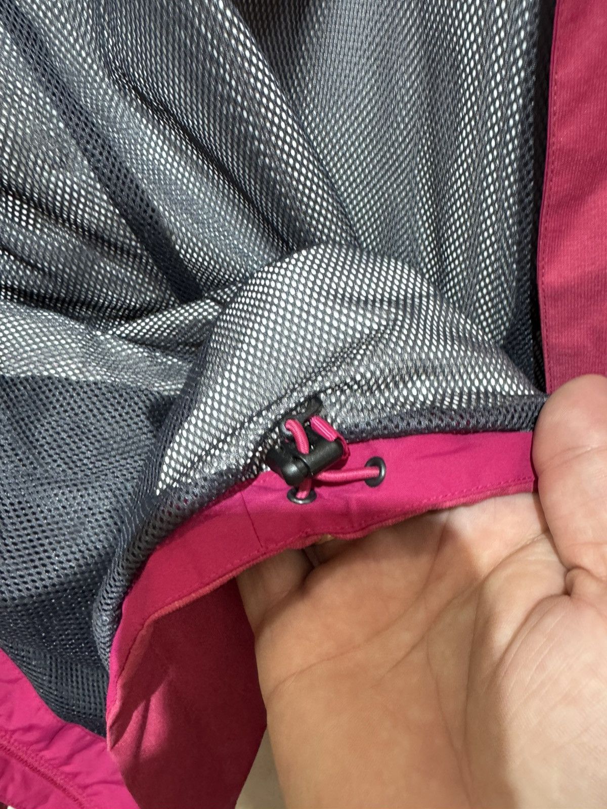 Berghaus × The Mountain Berghaus Women's Elara Waterproof Shell Jacket UK 14 Size L / US 10 / IT 46 - 24 Thumbnail