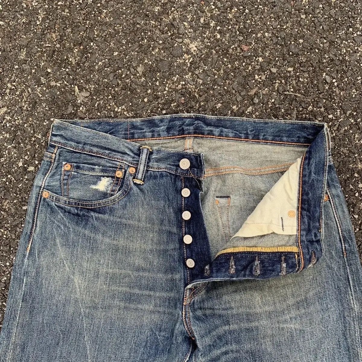 Levi's Levi’s 501 NICE FADING Jeans 32x32 Levis Denim Levi Pants Size US 32 / EU 48 - 7 Thumbnail