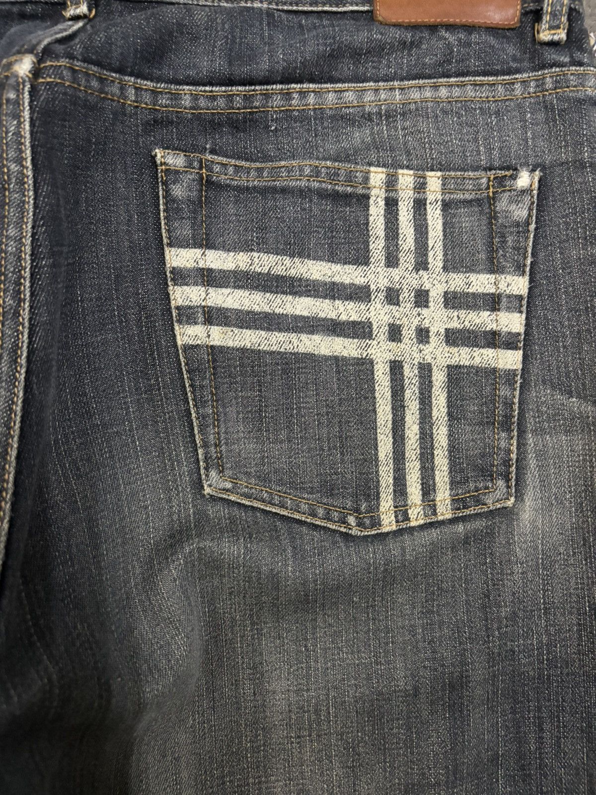 Burberry Vintage Burberry London NovaCheck Loose Fit Distressed Jeans Size US 34 / EU 50 - 10 Thumbnail