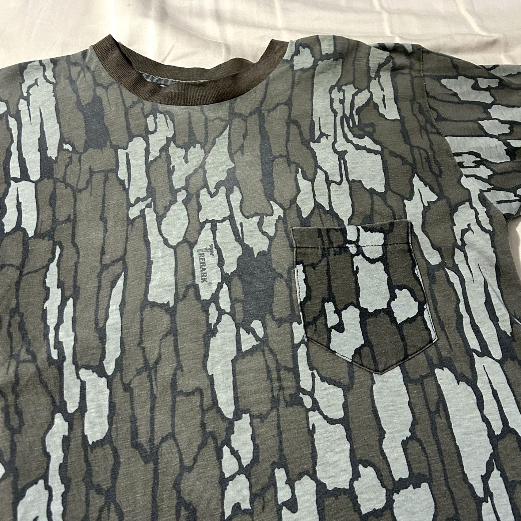 Vintage VINTAGE Trebark Camo Pocket Shirt L Mens 80s Brown T-Shirt Size US L / EU 52-54 / 3 - 3 Thumbnail