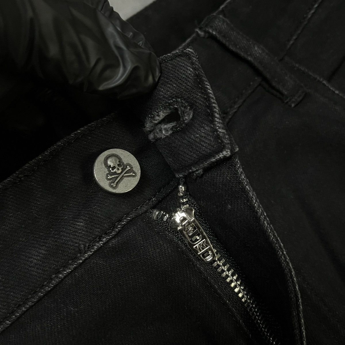 Japanese Brand Rhinestone Skull Embellished Denim Punk Rock Luxury Jeans Size US 38 / EU 54 - 4 Thumbnail
