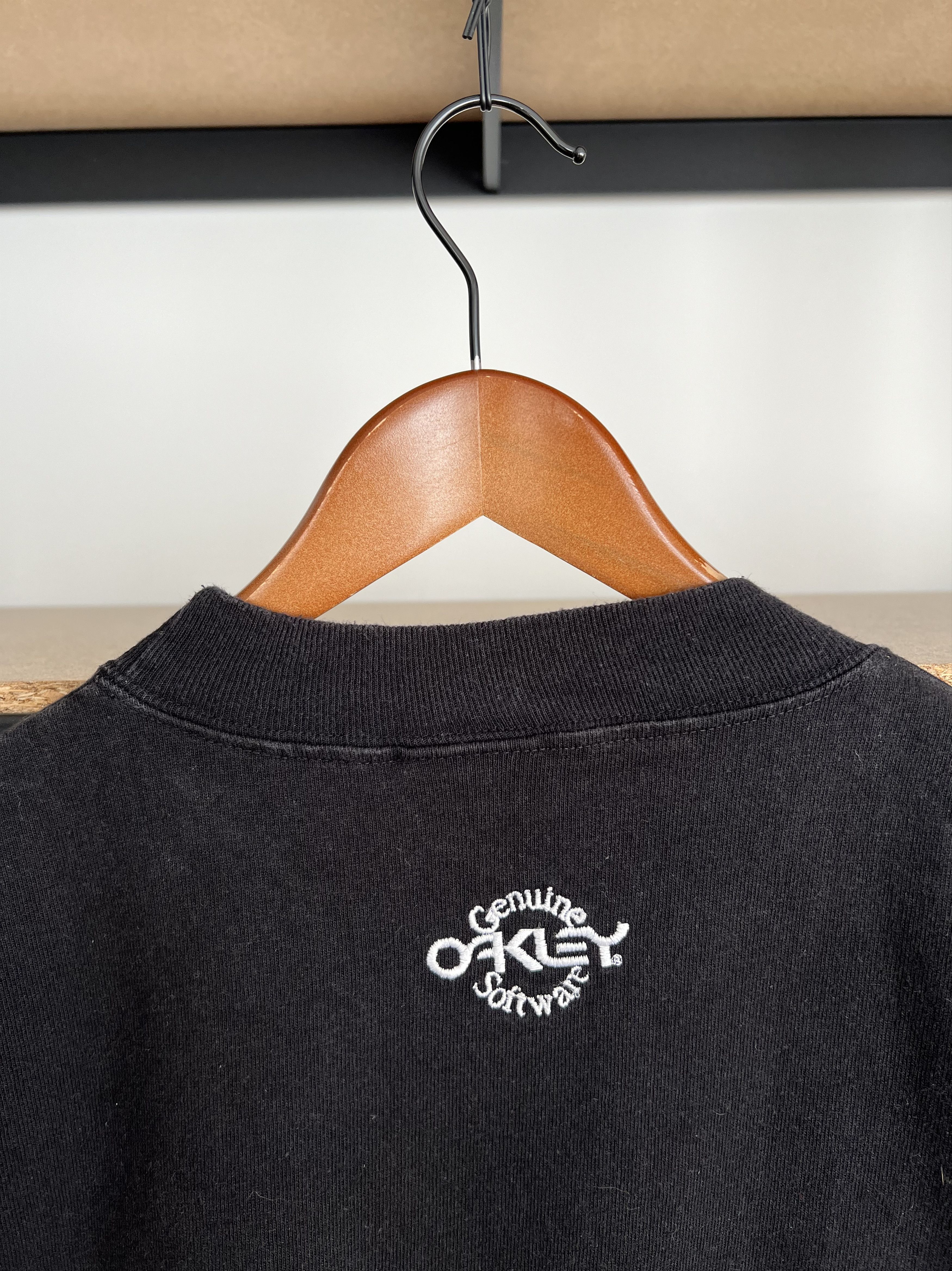 Oakley Vintage 90s Oakley Thermonuclear Protection Black T-shirt Size US XL / EU 56 / 4 - 9 Thumbnail