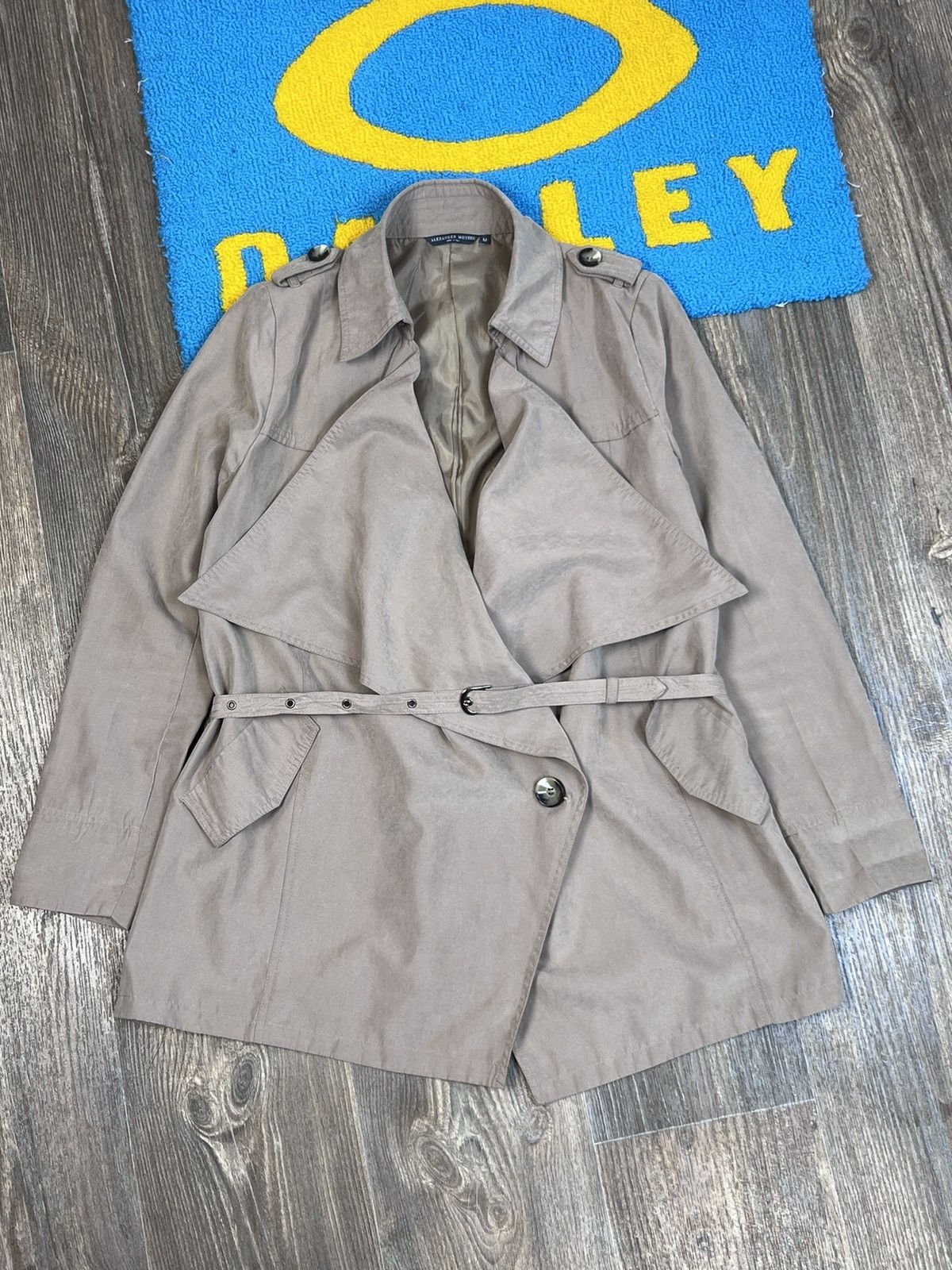Alexander McQueen Alexander McQueen Lace Asymmetrical Drape Short Trench Coat Size M / US 6-8 / IT 42-44 - 1 Thumbnail
