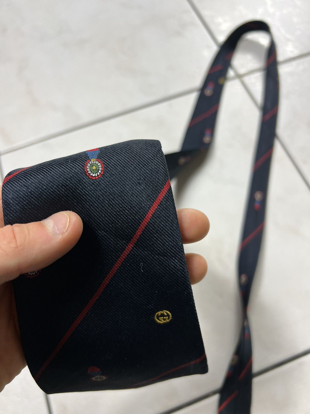 Gucci Vintage Gucci Italy silk tie striped navy red logo GG Size ONE SIZE - 14 Thumbnail