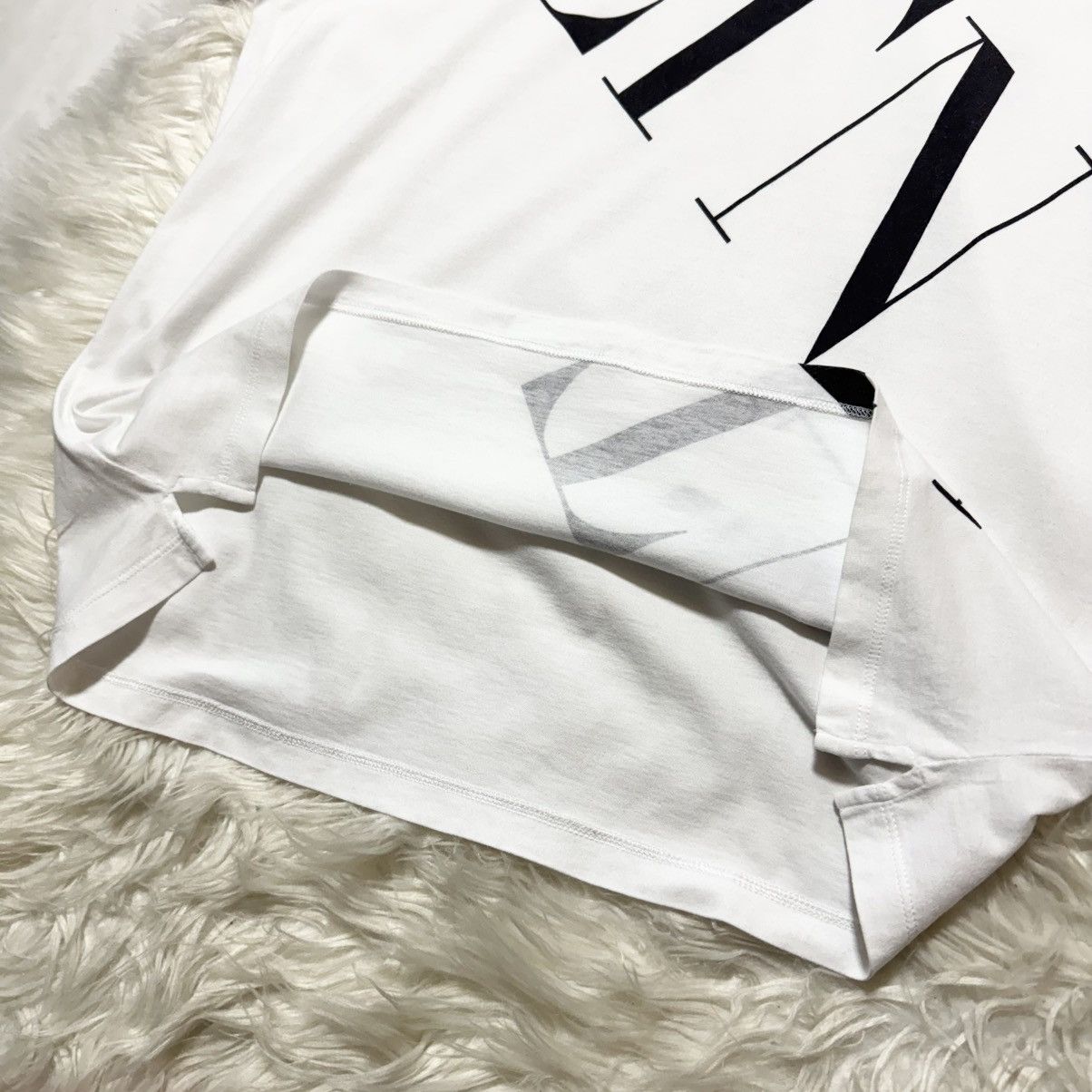 Valentino Authentic, Excellent Condition Valentino VLTN Logo T-Shirt Size US M / EU 48-50 / 2 - 5 Thumbnail