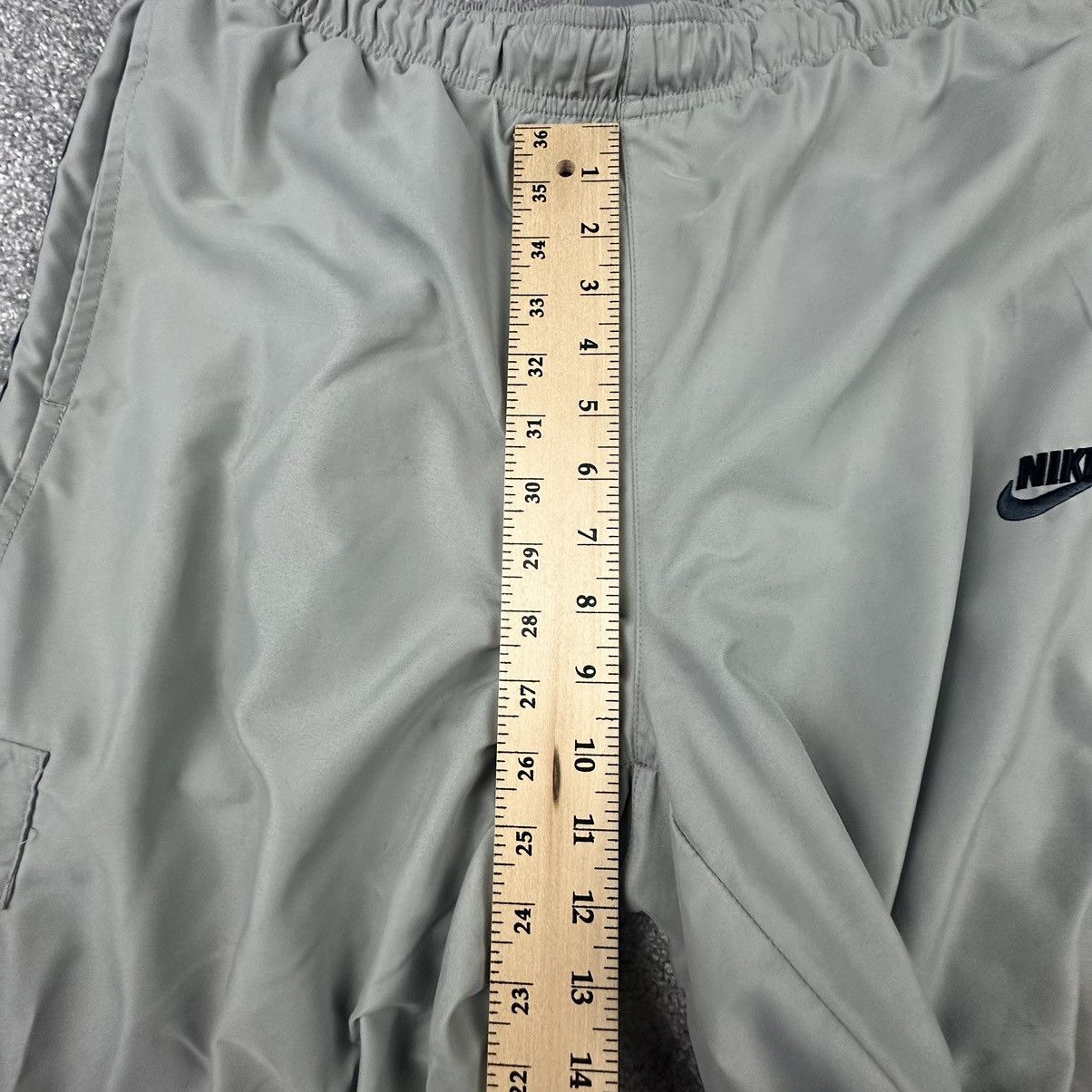 Nike Vintage Nike Cargo Track Pants Mens Large Gray Baggy Y2K Size US 33 - 4 Thumbnail