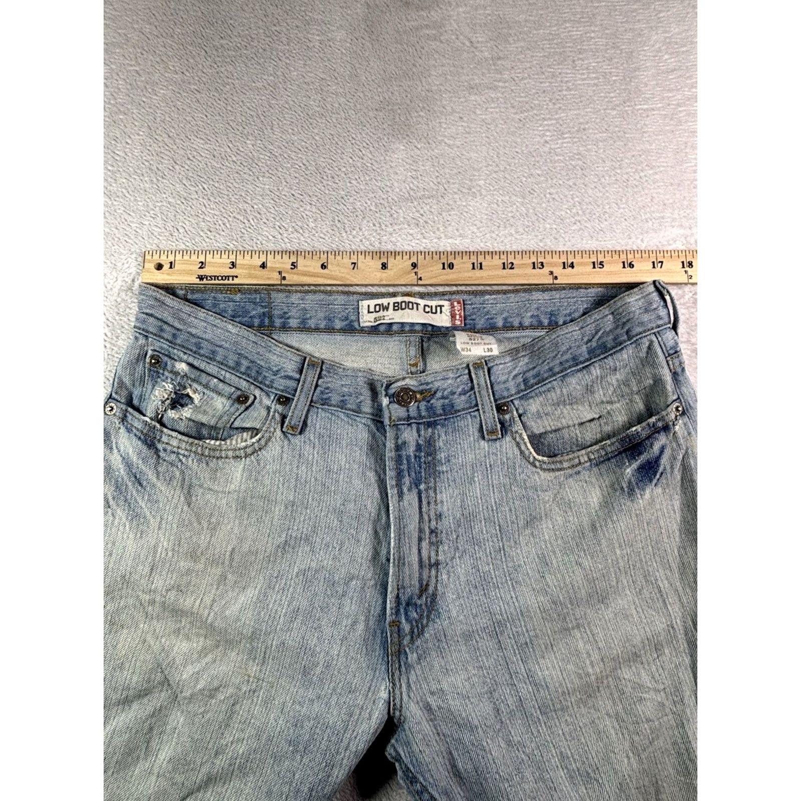 Levi's VINTAGE Levi's 527 Jeans Mens Low Boot Cut 34x30 Light Blue Wash Workwear Denim 5-Pocket Pockets 90s USA Cowboy Men Jeans Cap/Logo Zipper Button Size US 34 / EU 50 - 7 Thumbnail