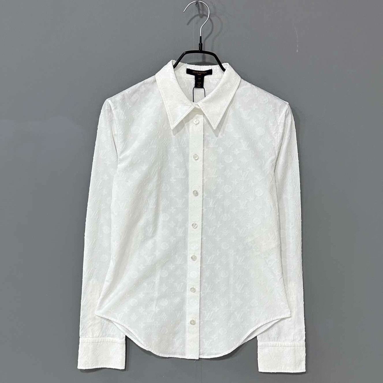 Louis Vuitton Louis Vuitton Button Up M Women Size M / US 6-8 / IT 42-44 - 1 Thumbnail