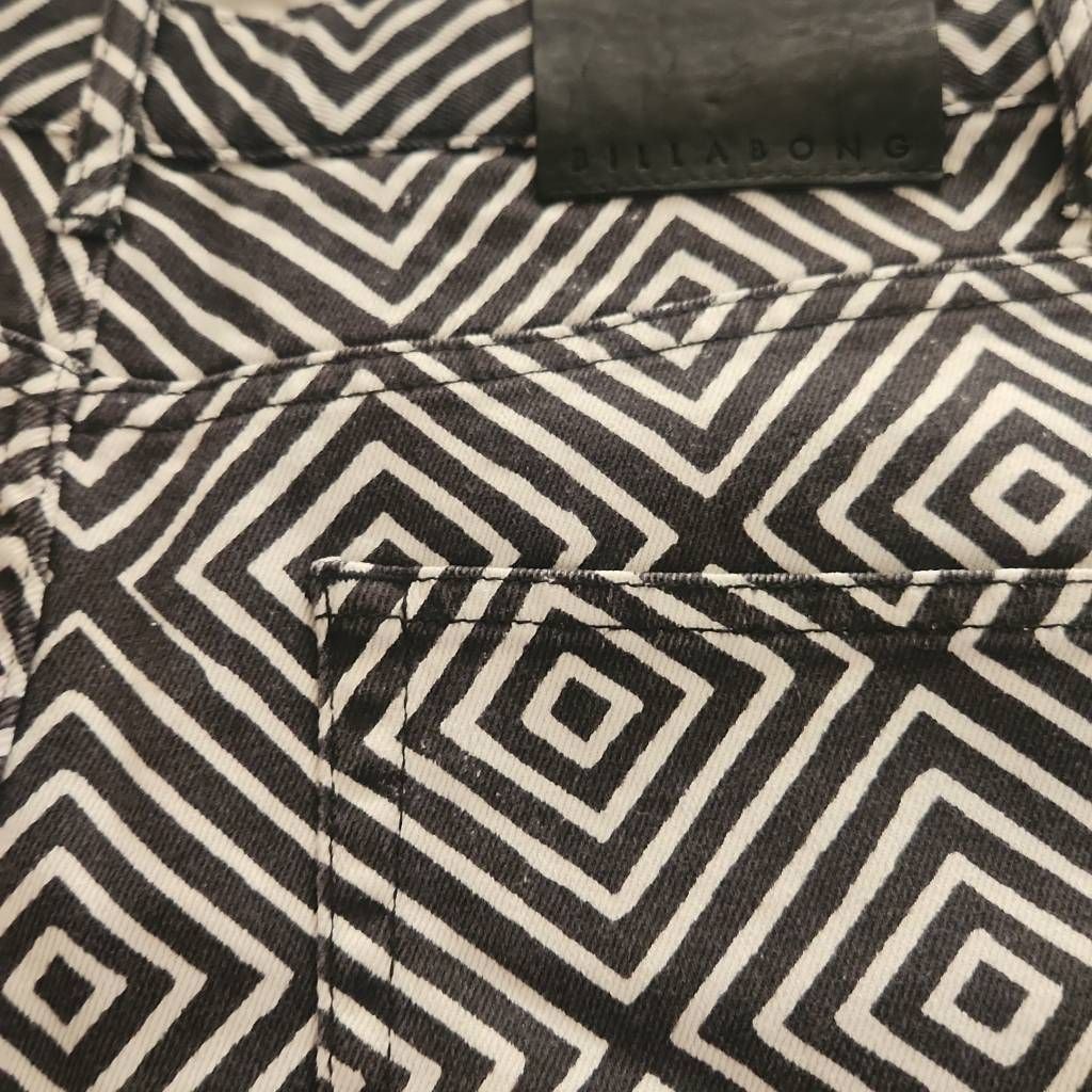 Billabong BillaBong Jeans Women's Size 11 Black White Geometric Patter Size 32" / US 10 / IT 46 - 5 Thumbnail