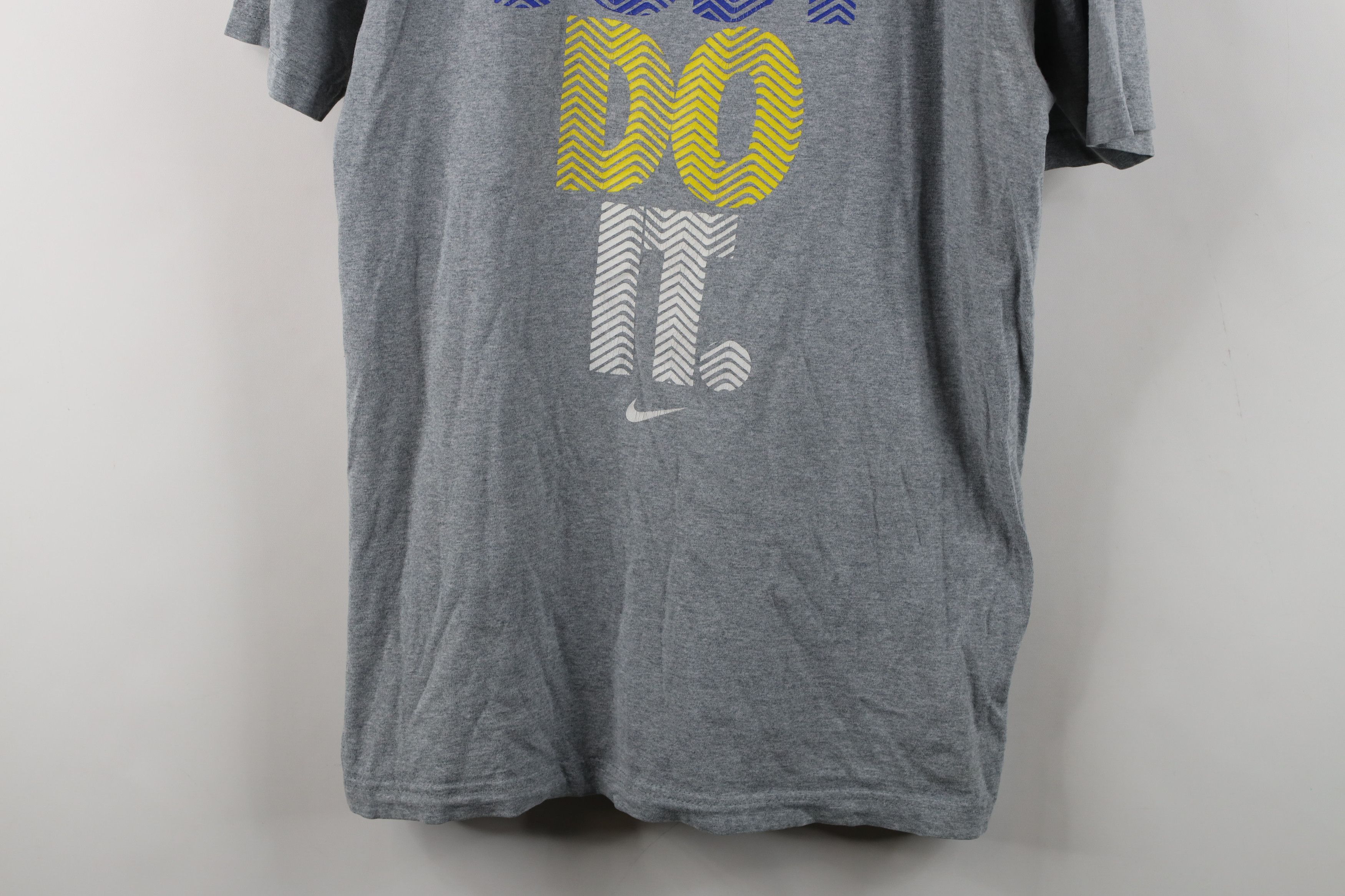 Nike Vintage Y2K Nike Just Do It Center Swoosh T-Shirt Gray Size US M / EU 48-50 / 2 - 3 Thumbnail
