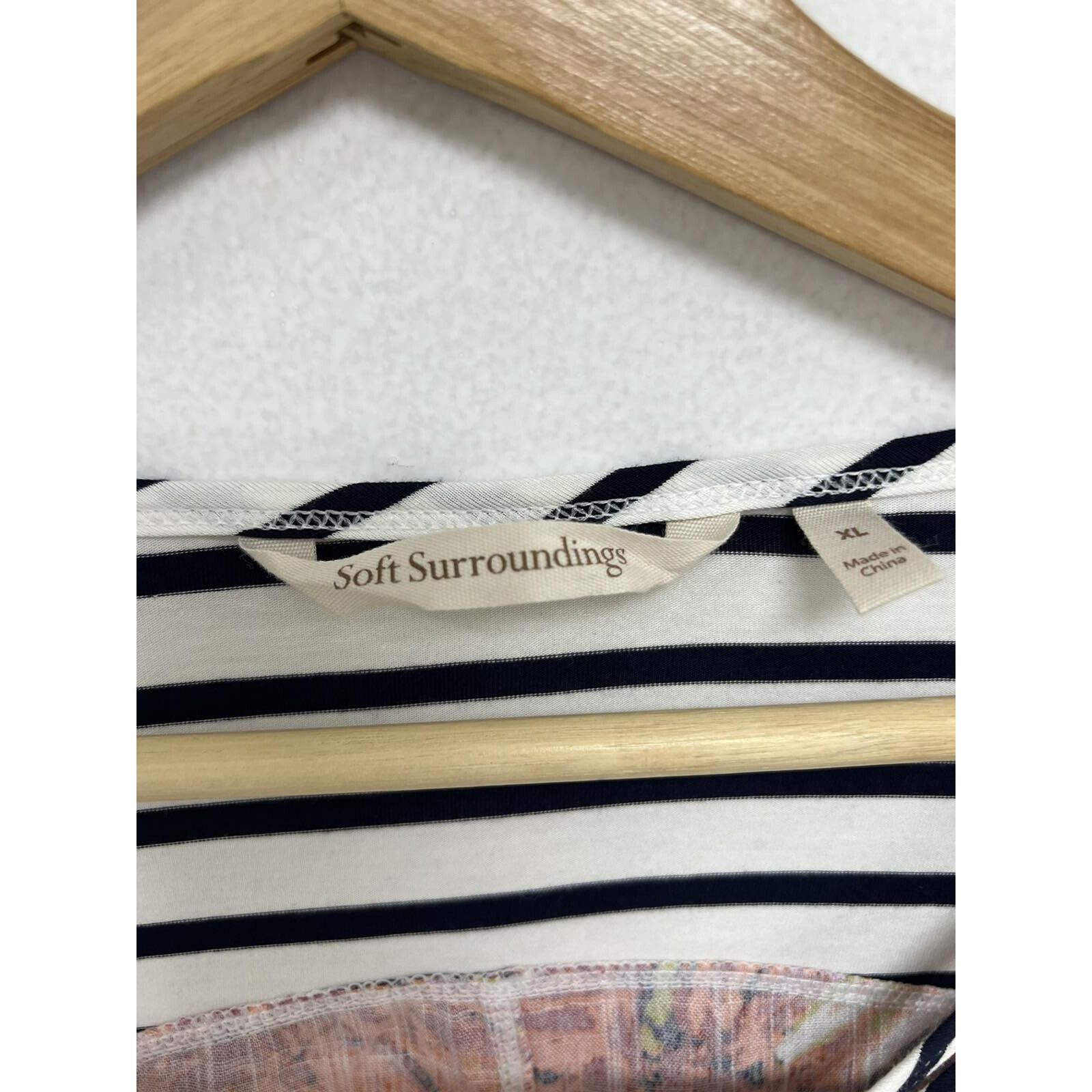 Soft Surroundings Soft Surroundings Striped Front Floral Top Size XL A000003 Size XL / US 12-14 / IT 48-50 - 6 Thumbnail