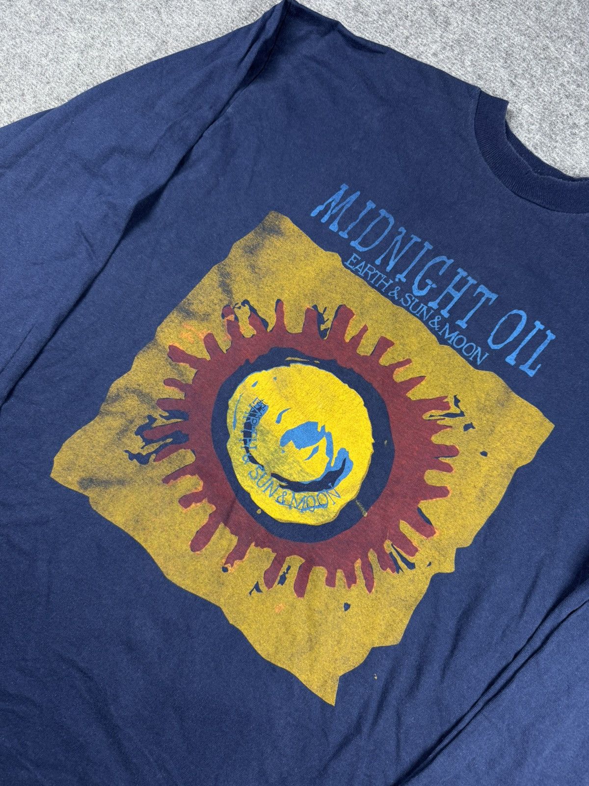 Band Tees Vintage 1993 Midnight Oil European Tour Earth & Sun & Moon Size US XL / EU 56 / 4 - 2 Thumbnail