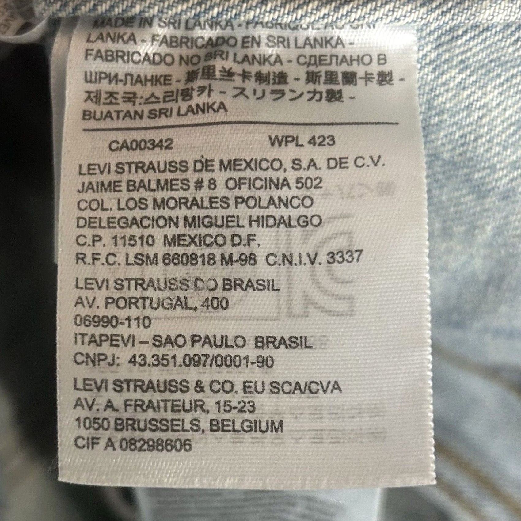 Levi's VINTAGE Levi's Trucker Vest Shirt Women XS Denim Blue Distressed Button-Up 90s Cowboy Hipster Retro Short Sleeveless Jacket U.S. Size XS / US 0-2 / IT 36-38 - 4 Thumbnail