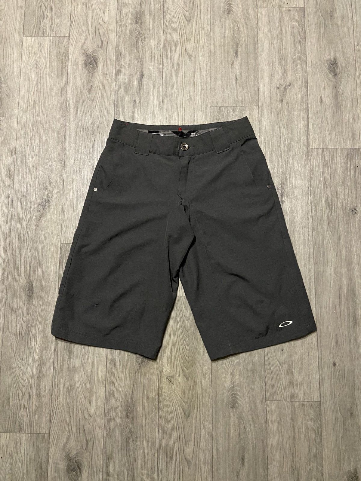 Oakley Vintage Oakley Shorts Size US 29 - 2 Thumbnail