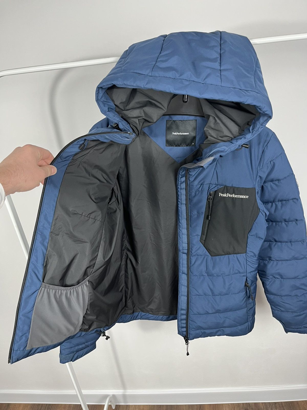 Peak Performance Peak Performance Women Puffer Jacket Synthetic Insulation M Size M / US 6-8 / IT 42-44 - 13 Thumbnail