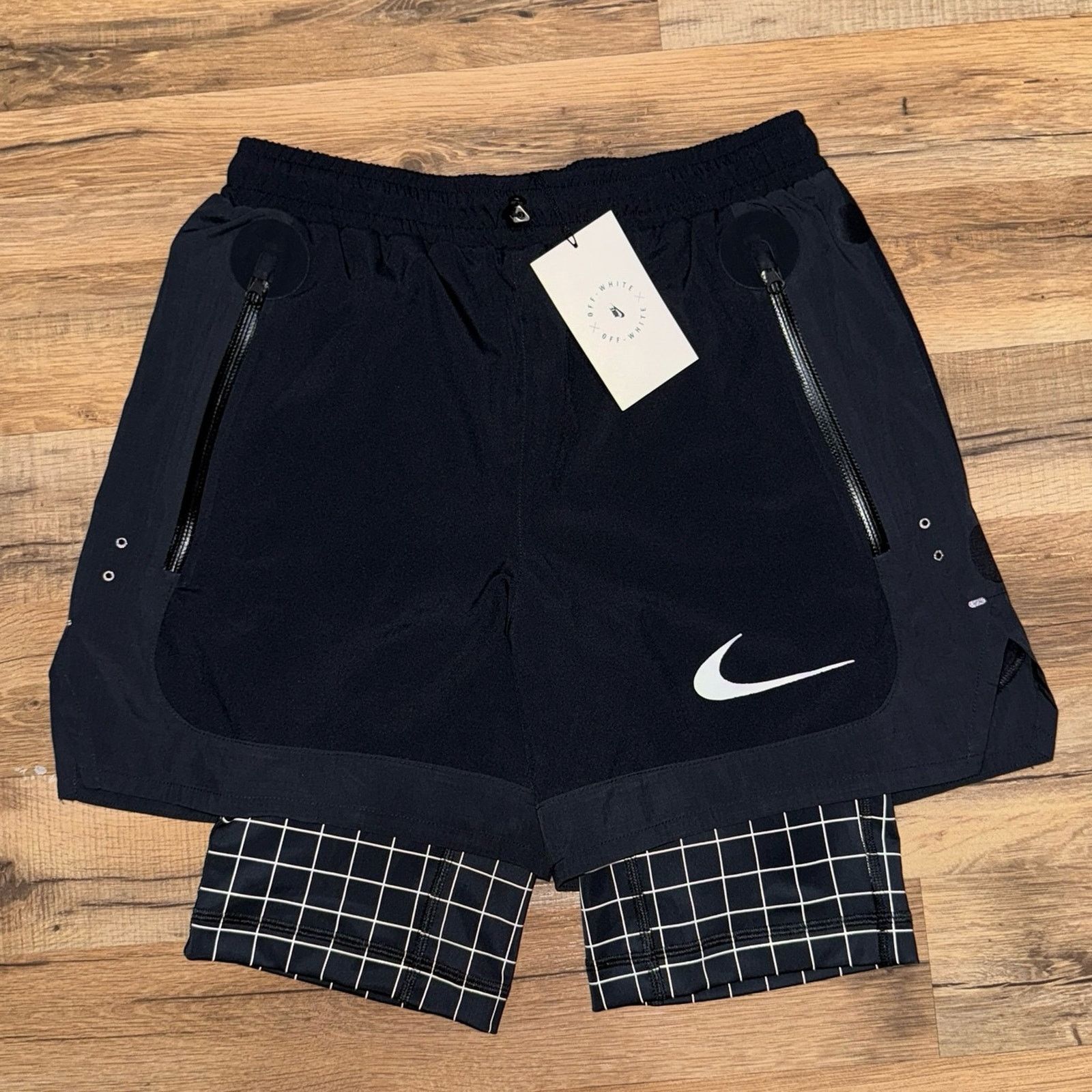 Nike Nike x Off-White Grid Black Shorts Size US 27 - 1 Thumbnail