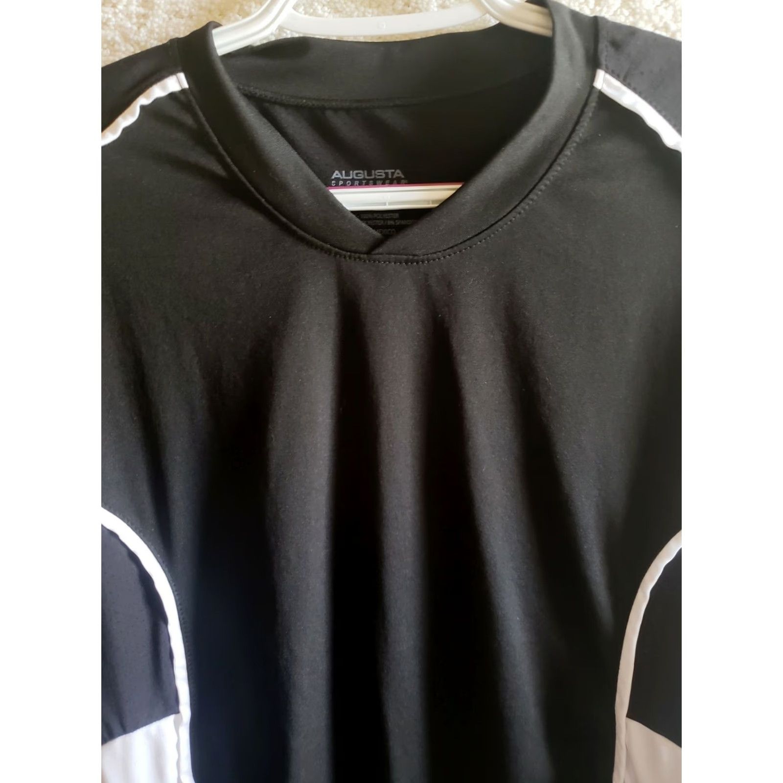 Augusta Sportswear Augusta Sportswear Mens S Long Sleeve Black 100% Polyester T-Shirt Crew Neck Moisture Wicking Colorblock White Side Panels Athletic Sportswear Size US S / EU 44-46 / 1 - 3 Thumbnail