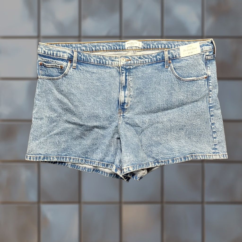 Abercrombie & Fitch VINTAGE Abercrombie & Fitch The Dad Short Womens 37|24 High Rise Light Wash NEW Size 42" / US 20 - 1 Thumbnail