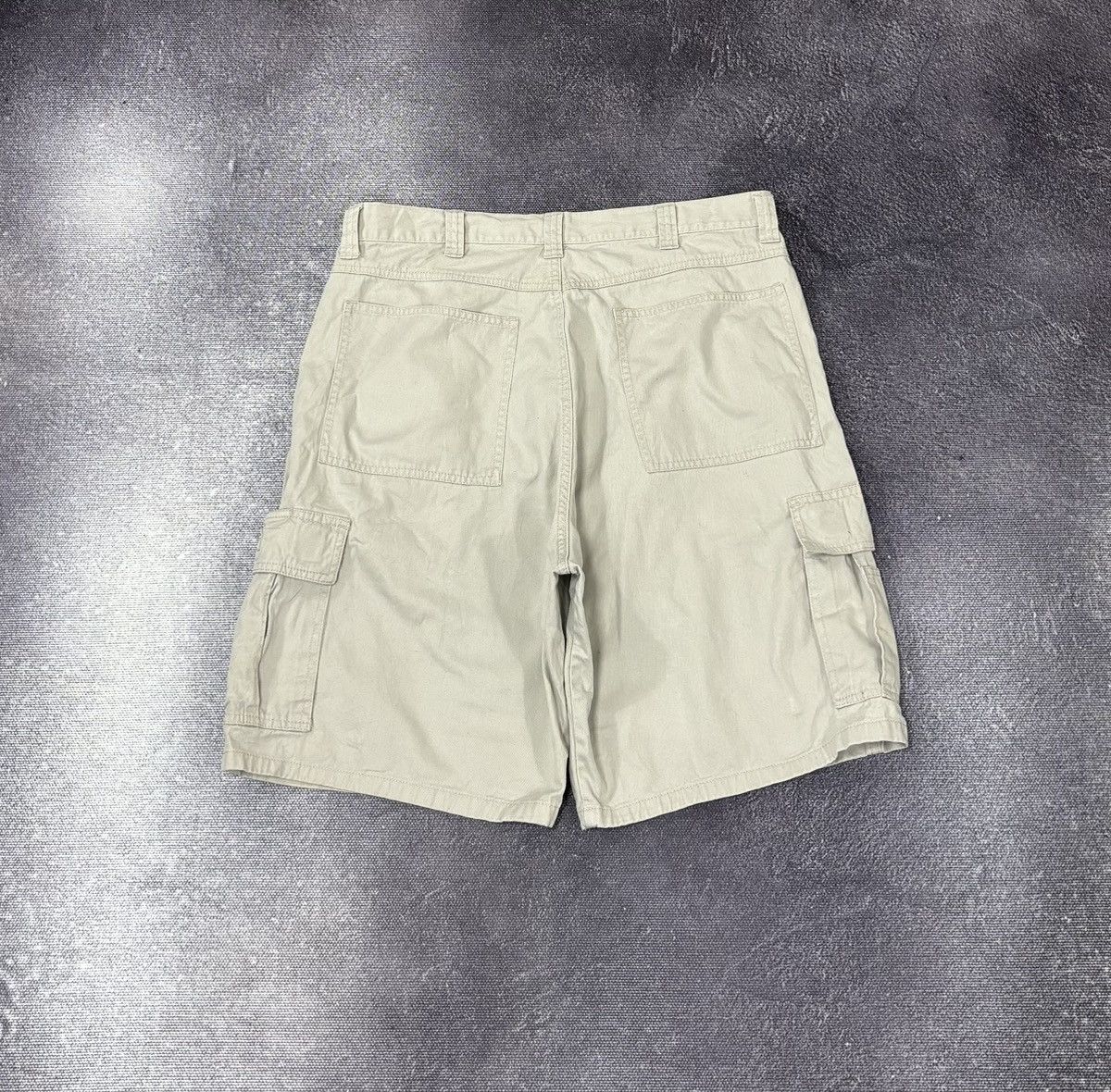 Vintage Vintage Wrangler Y2K Beige Utility Hype Baggy Cargo Shorts Size US 36 / EU 52 - 2 Thumbnail