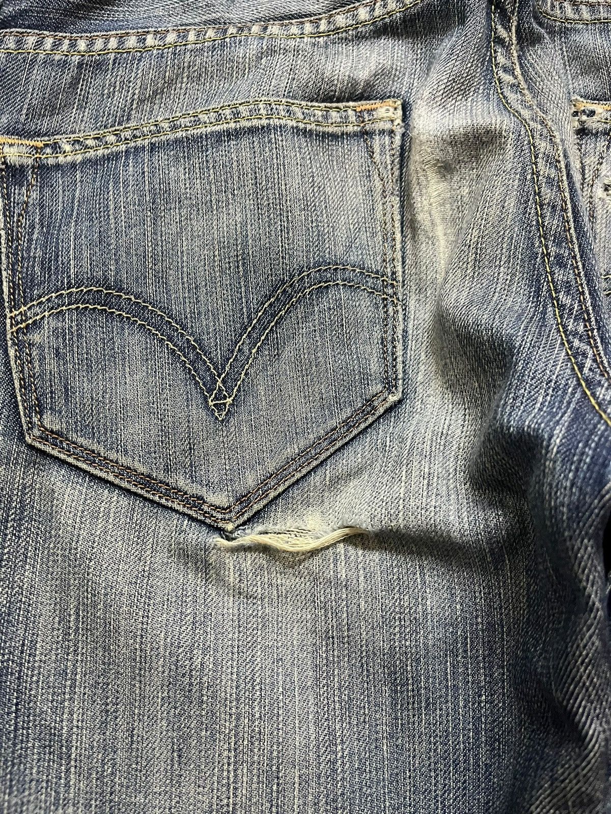 Levi's Vintage Clothing Vintage Levi’s 504 Slim Straight Ripped Distressed Denim Size US 29 - 8 Thumbnail