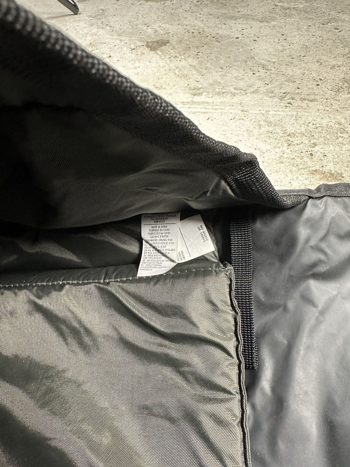 Nike ‼️ Vintage y2k Nike Black Messenger Bag Swoosh Size ONE SIZE - 9 Thumbnail