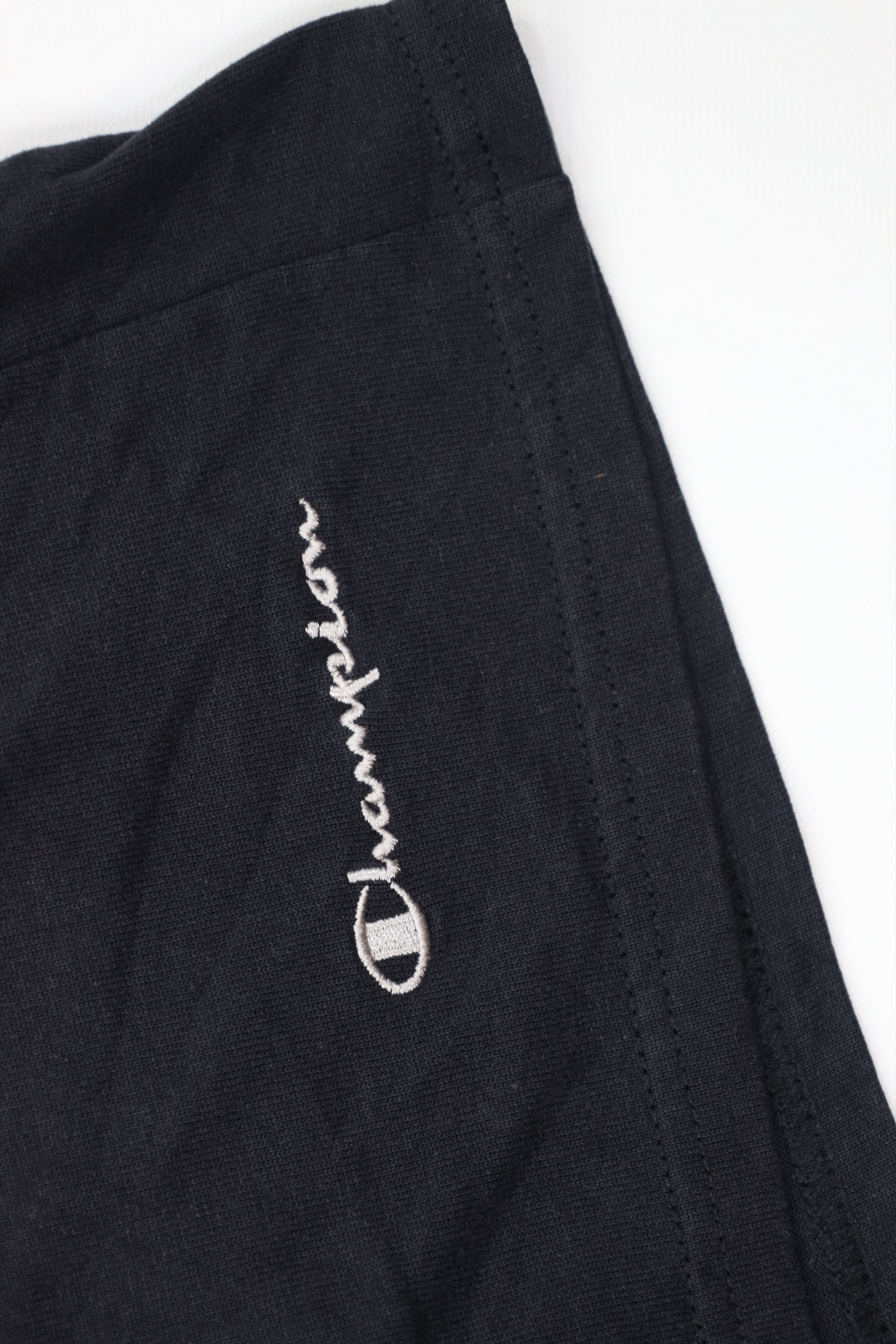 Champion Vintage 90s Champion Above Knee Heavyweight Shorts Black Size US 36 / EU 52 - 5 Thumbnail
