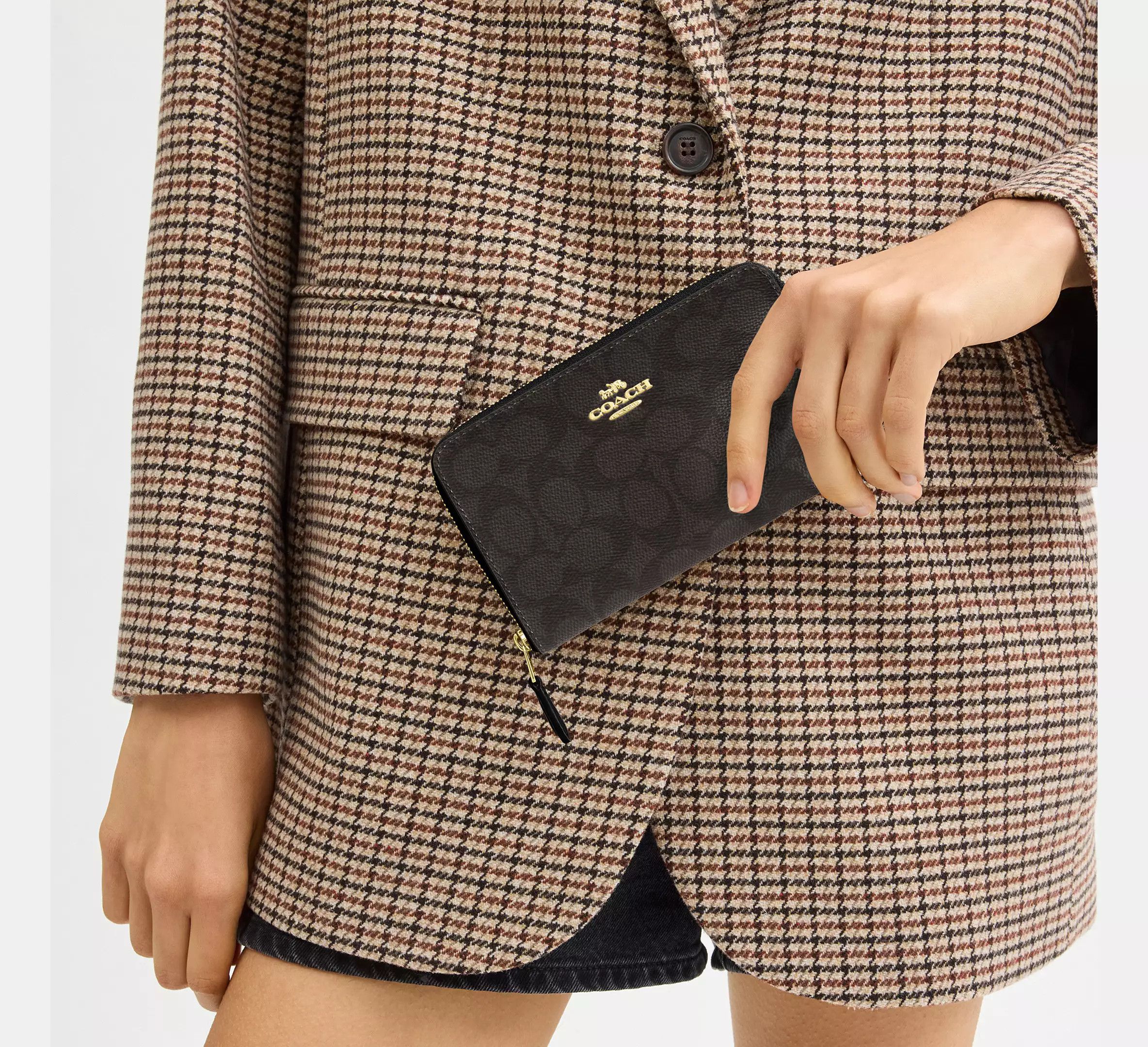 Coach Medium Id Zip Wallet In Signature Canvas CW781 Size ONE SIZE - 4 Thumbnail