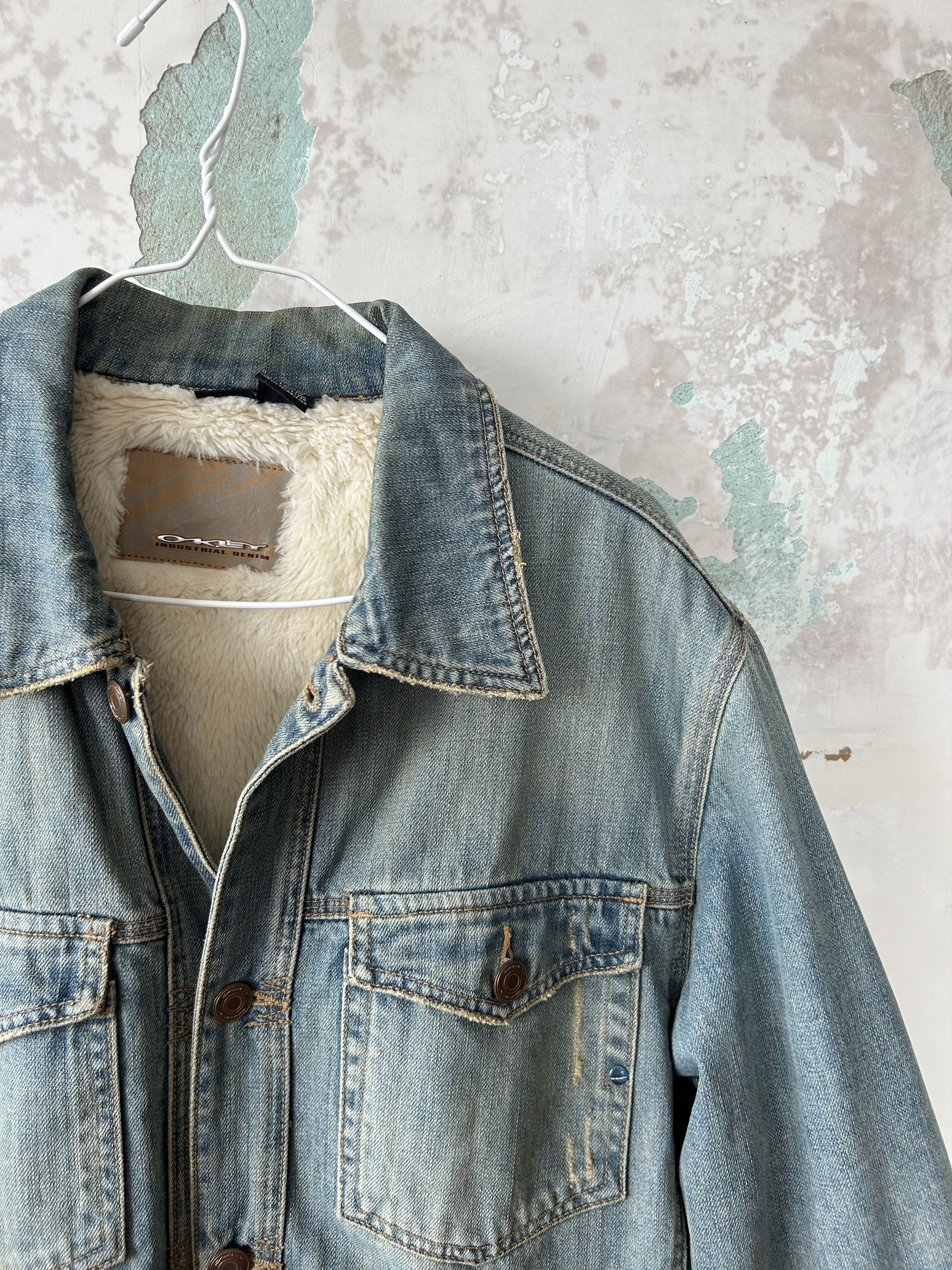 Oakley Vintage Oakley Sherpa Denim Jacket Trucker Lined Size US L / EU 52-54 / 3 - 5 Thumbnail