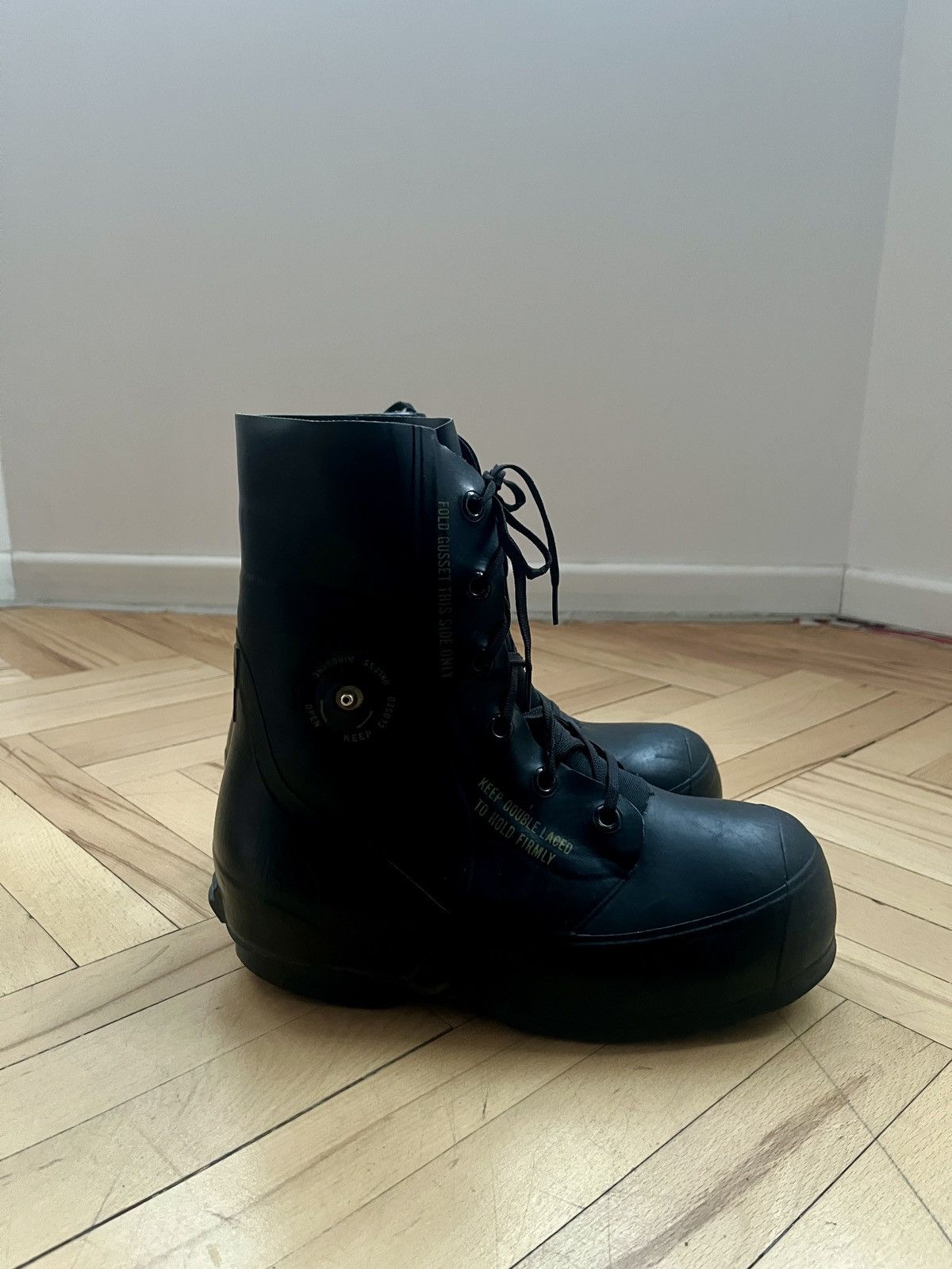 Bata Military Mickey Boots Size US 10 / EU 43 - 1 Thumbnail