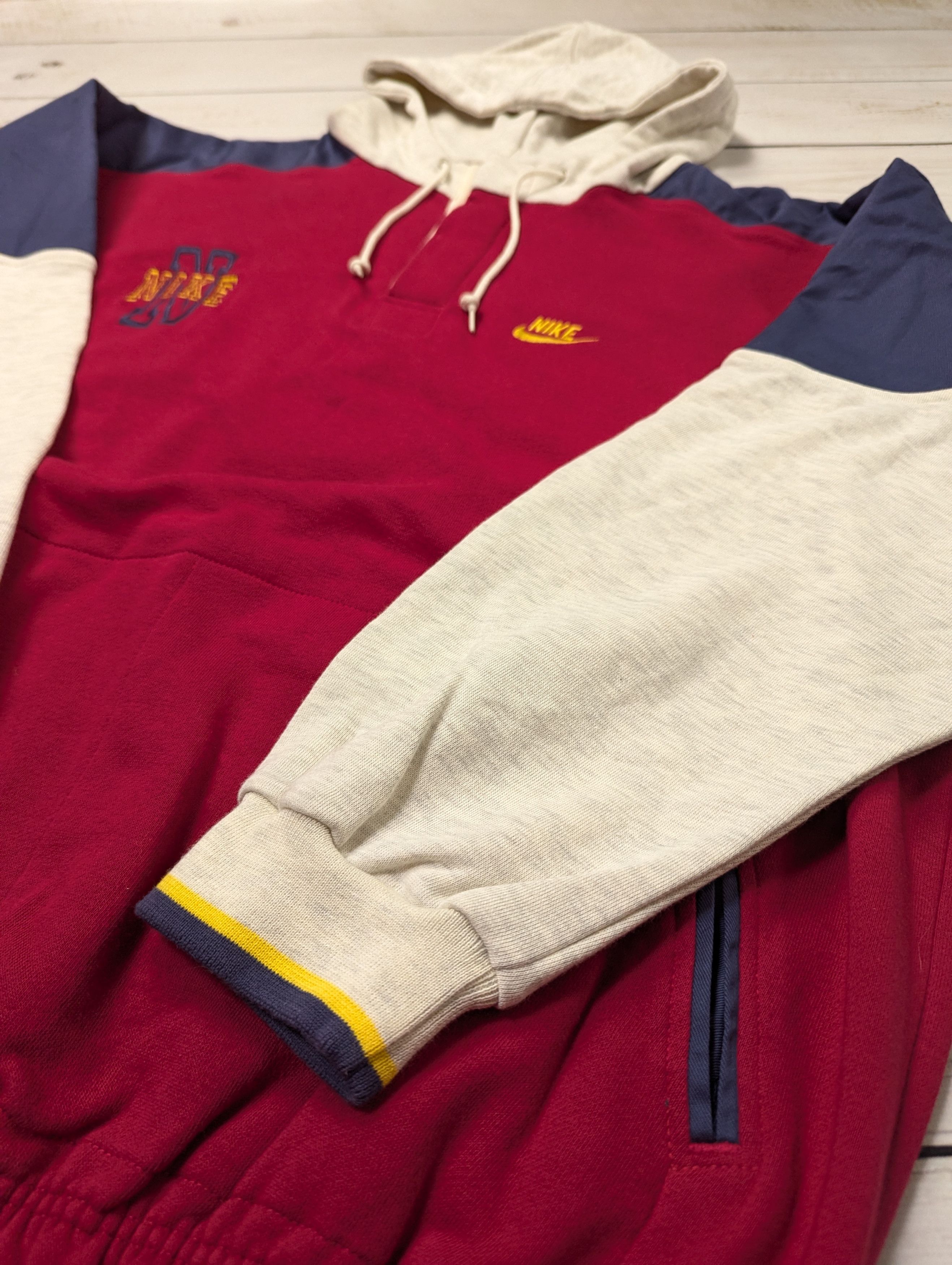 Nike Nike vintage 1980 big logo spell out hoodie size XL Size US XL / EU 56 / 4 - 10 Thumbnail