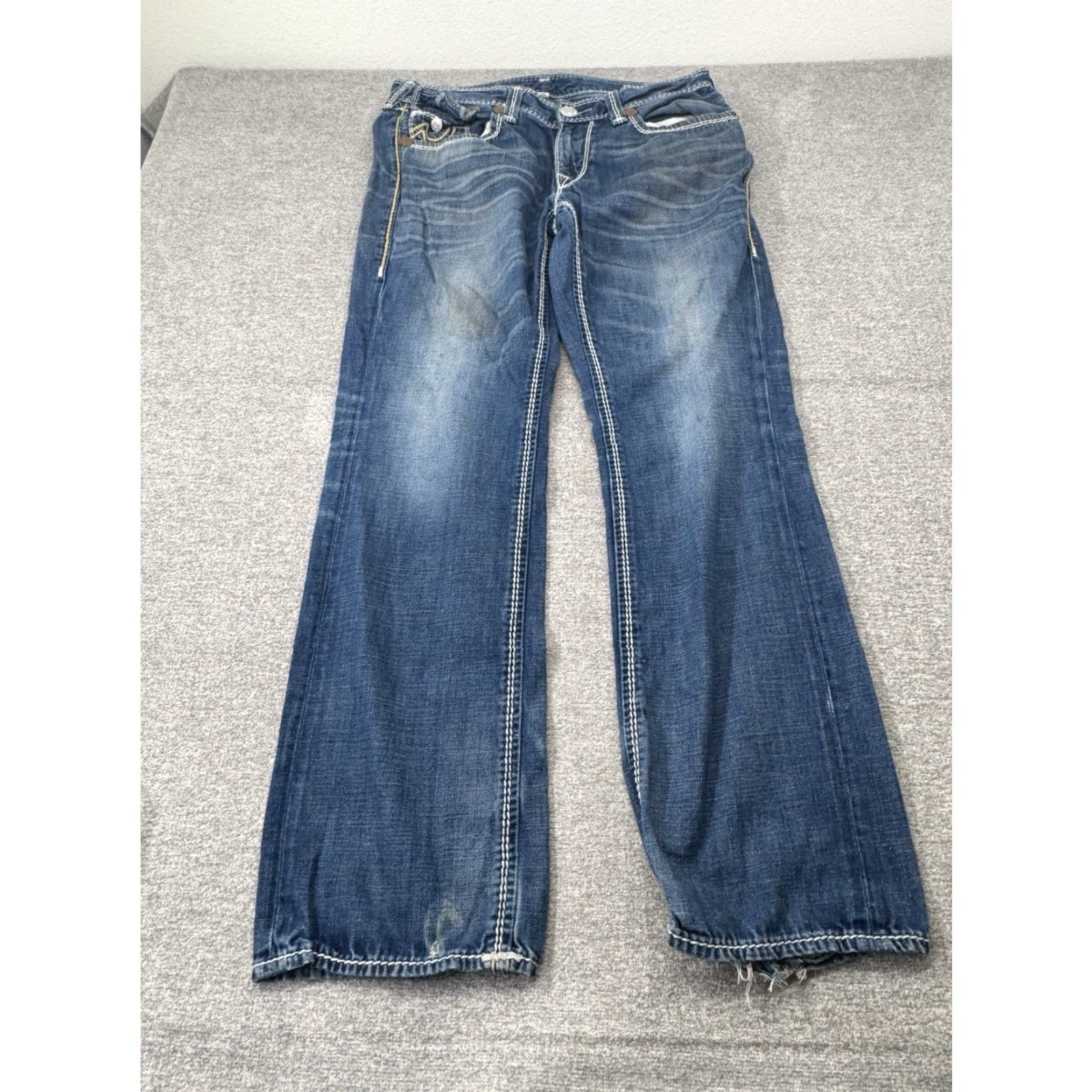 True Religion VINTAGE True Religion Ricky Big T Jeans Men 34x32 Distressed Horseshoe Pocket Denim Blue 34 Inseam Relaxed Straight mens Size US 34 / EU 50 - 2 Thumbnail