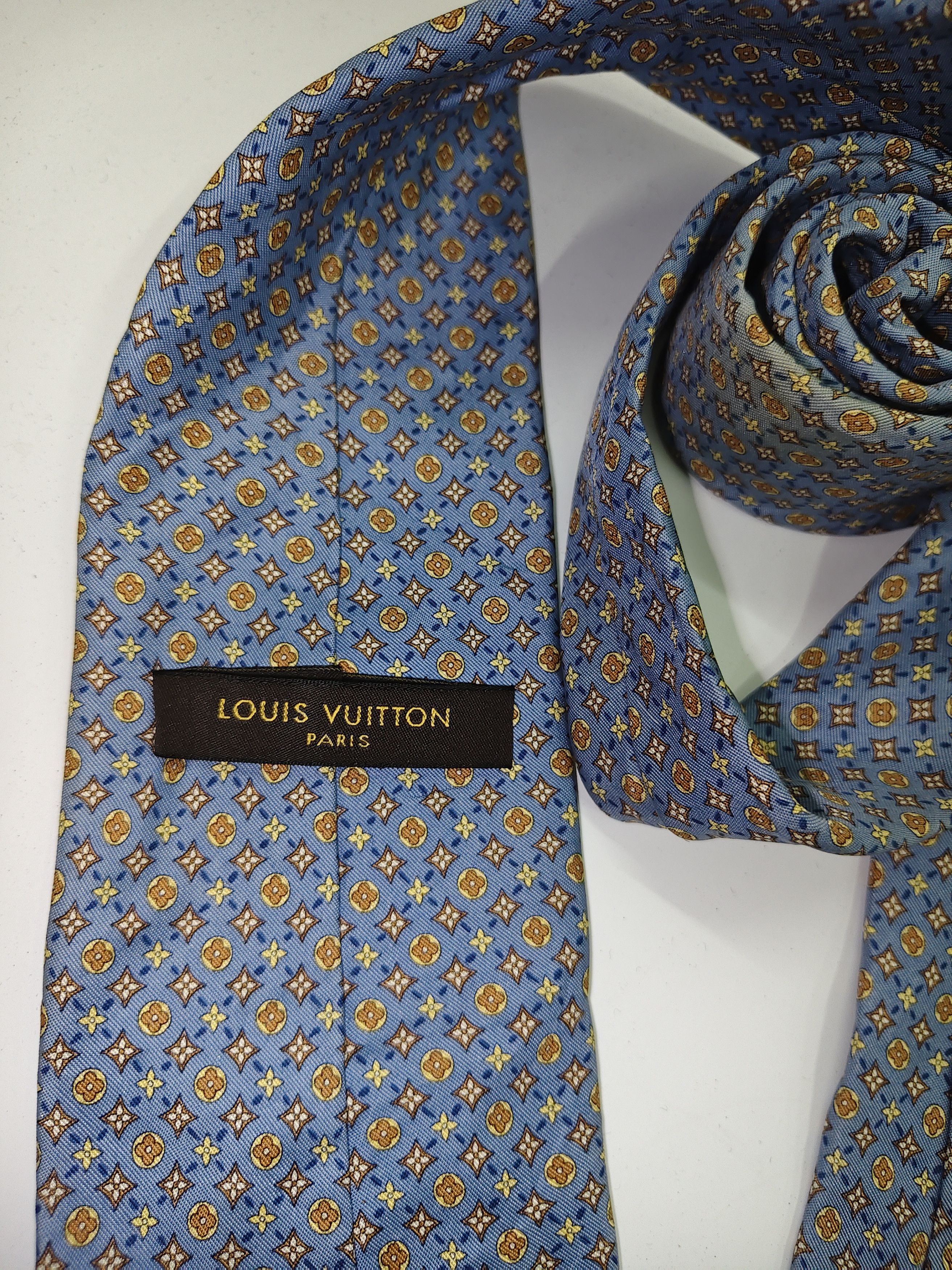 Louis Vuitton Louis Vuitton Silk Made in Italy Size ONE SIZE - 4 Thumbnail