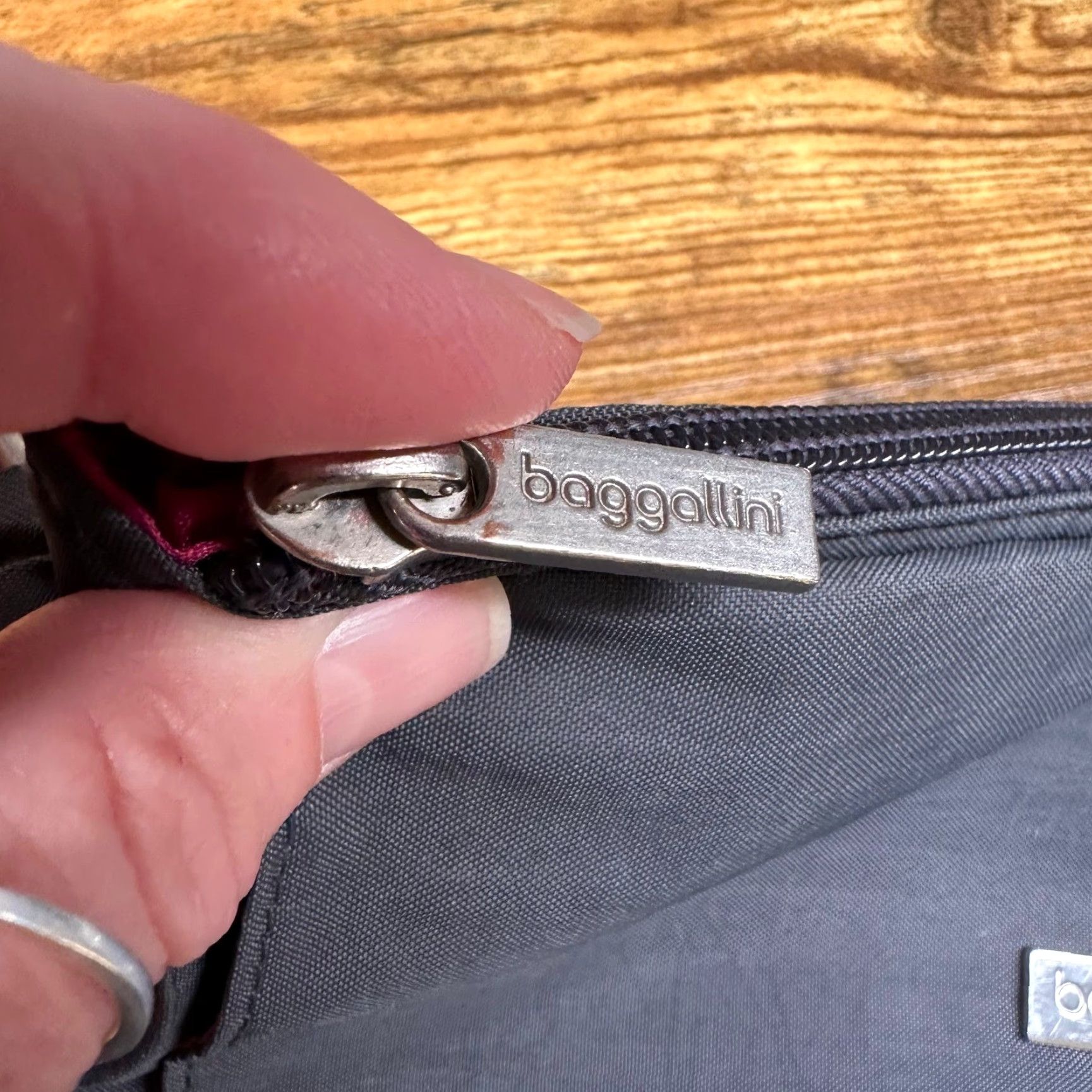 Vintage Baggallini Crossbody Bag Charcoal Gray Nylon Pink Lining Travel Adjustable Strap Medium Women Size ONE SIZE - 6 Thumbnail