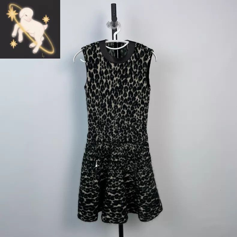Louis Vuitton Louis Vuitton Small leopard-print wool-leather-blend dress Size XS / US 0-2 / IT 36-38 - 1 Thumbnail