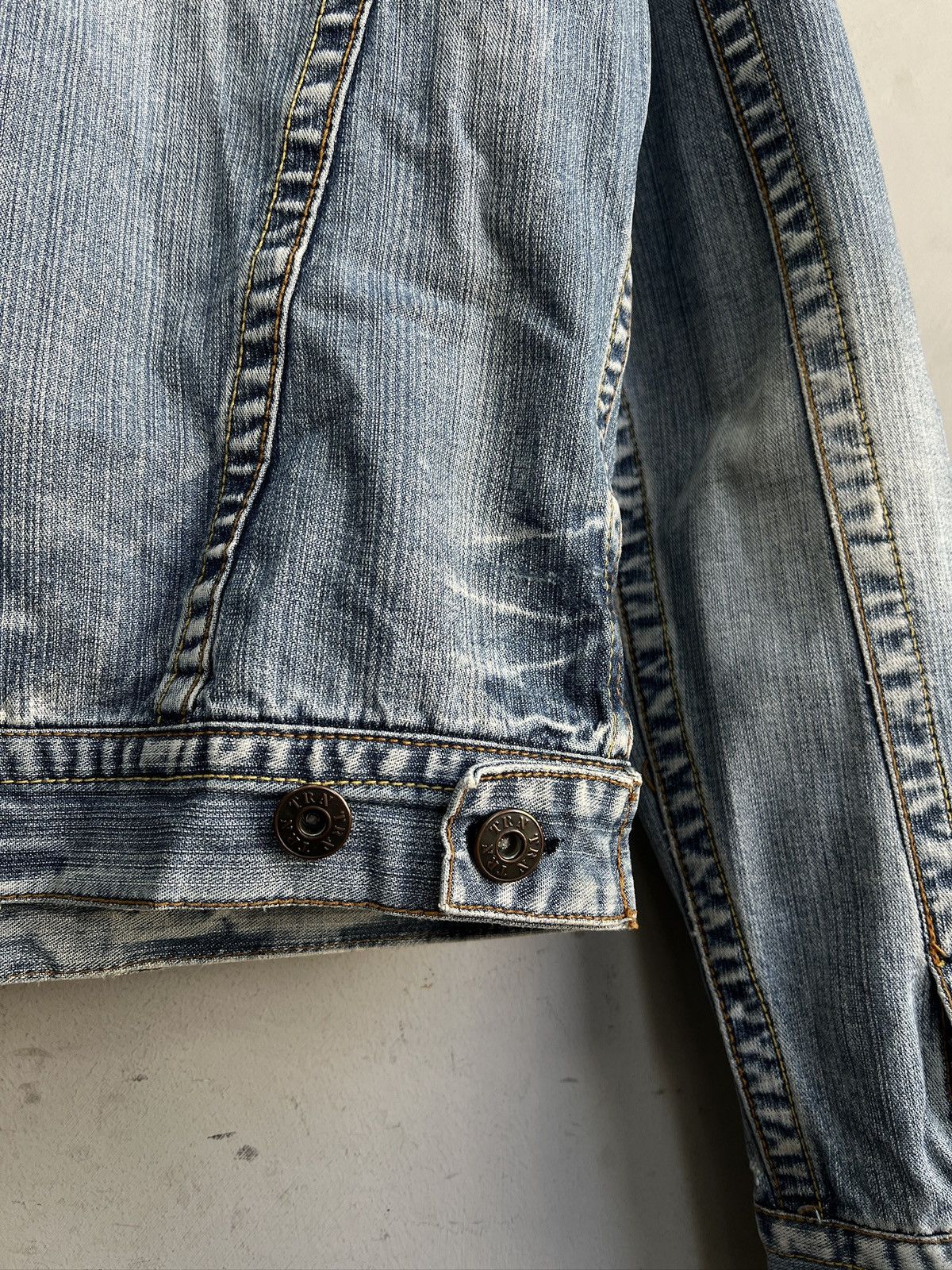 Diesel Vintage denim distressed cropped trucker jacket diesel y2k Size US M / EU 48-50 / 2 - 10 Thumbnail